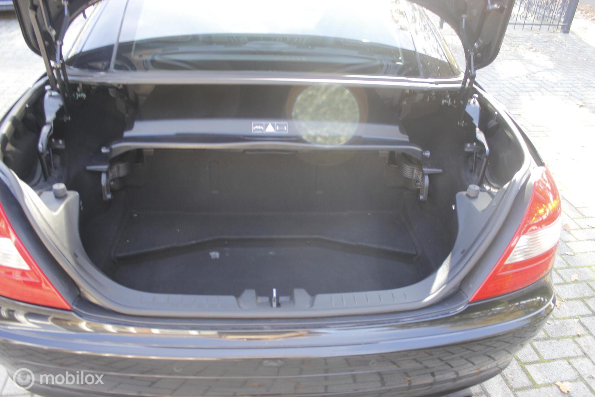 Foto van Mercedes-Benz SLK 200 Kompressor