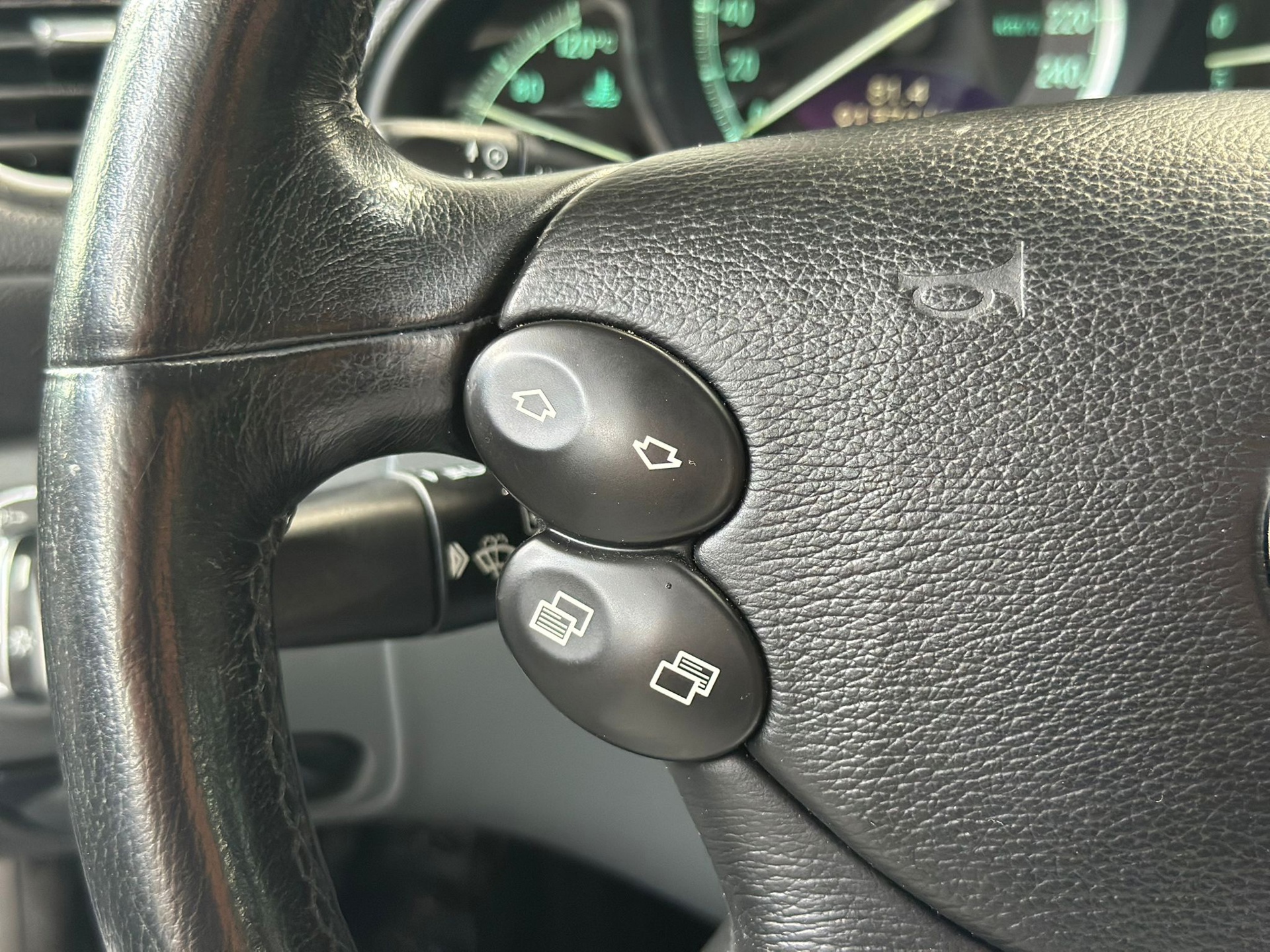 Foto van Mercedes-Benz SL 500