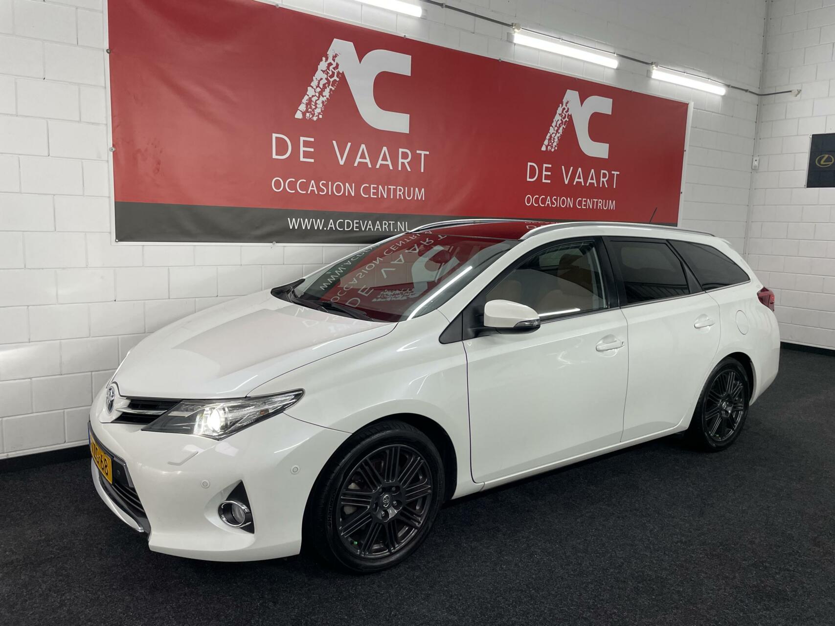 Toyota Auris 1.8 Hybrid Lease+ - VERKOCHT! 2014 - voorkant