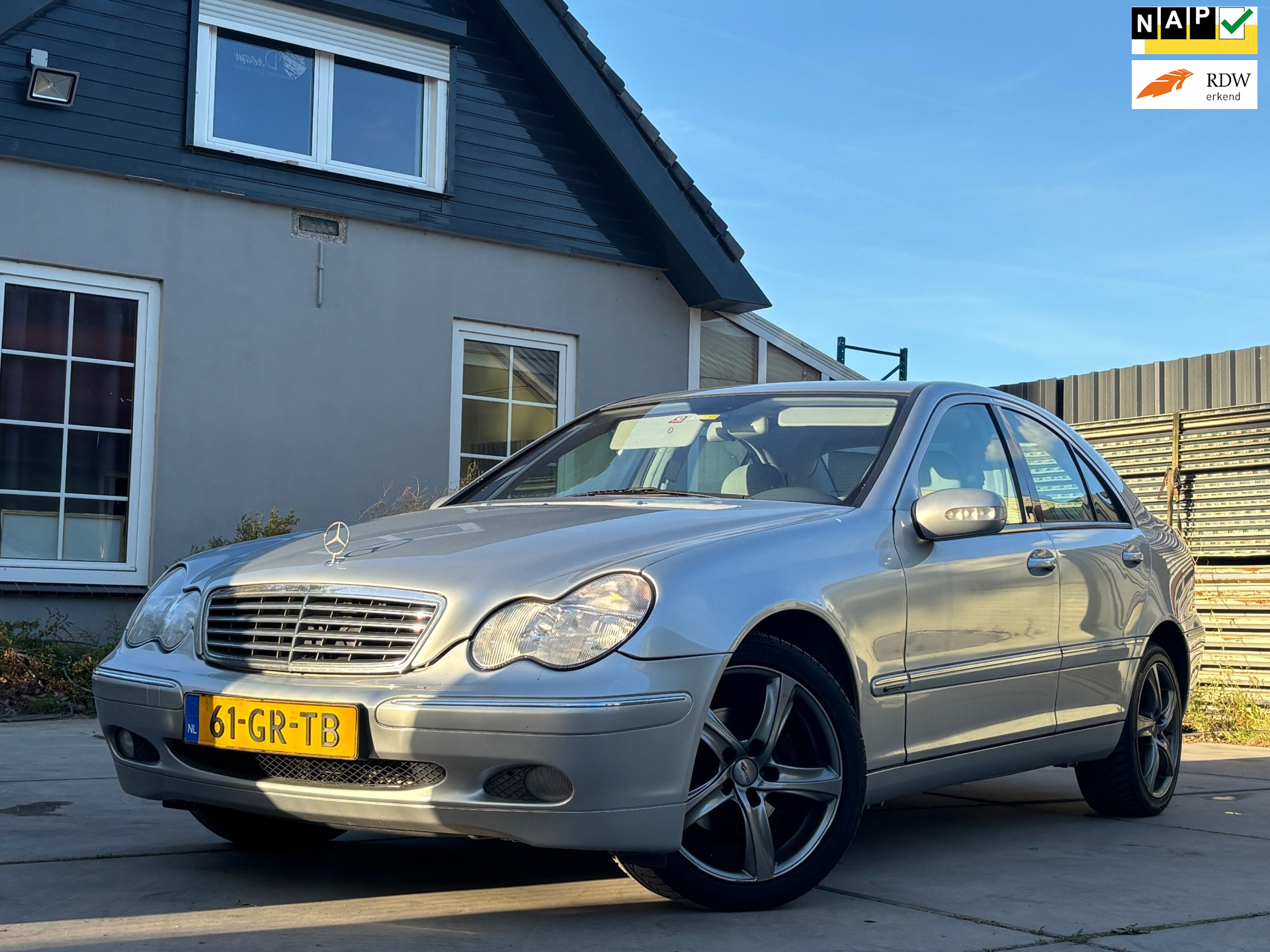 Mercedes-Benz C 180 180 Elegance | Nieuwe APK | Automaat | Volledig onderhouden | El. Ramen | Trekhaak | Prachtig exemplaar! 2001 - voorkant