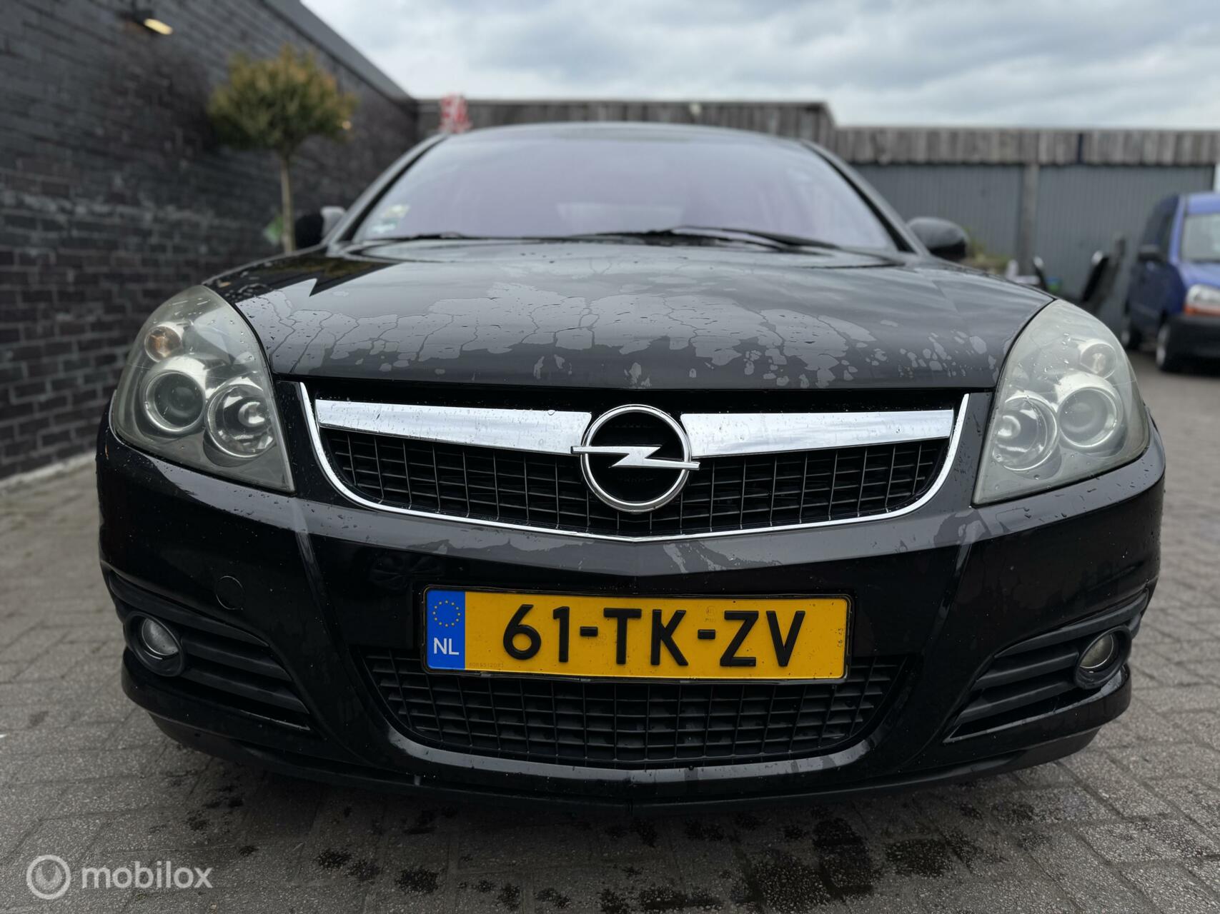 Foto van Opel Vectra GTS