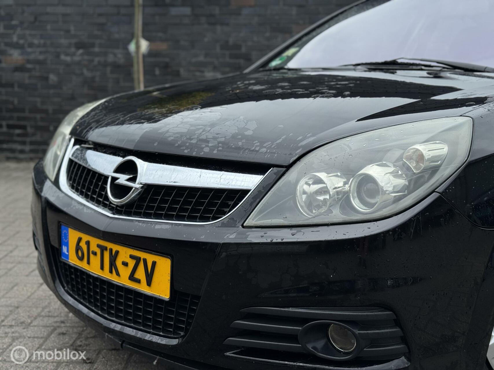 Foto van Opel Vectra GTS