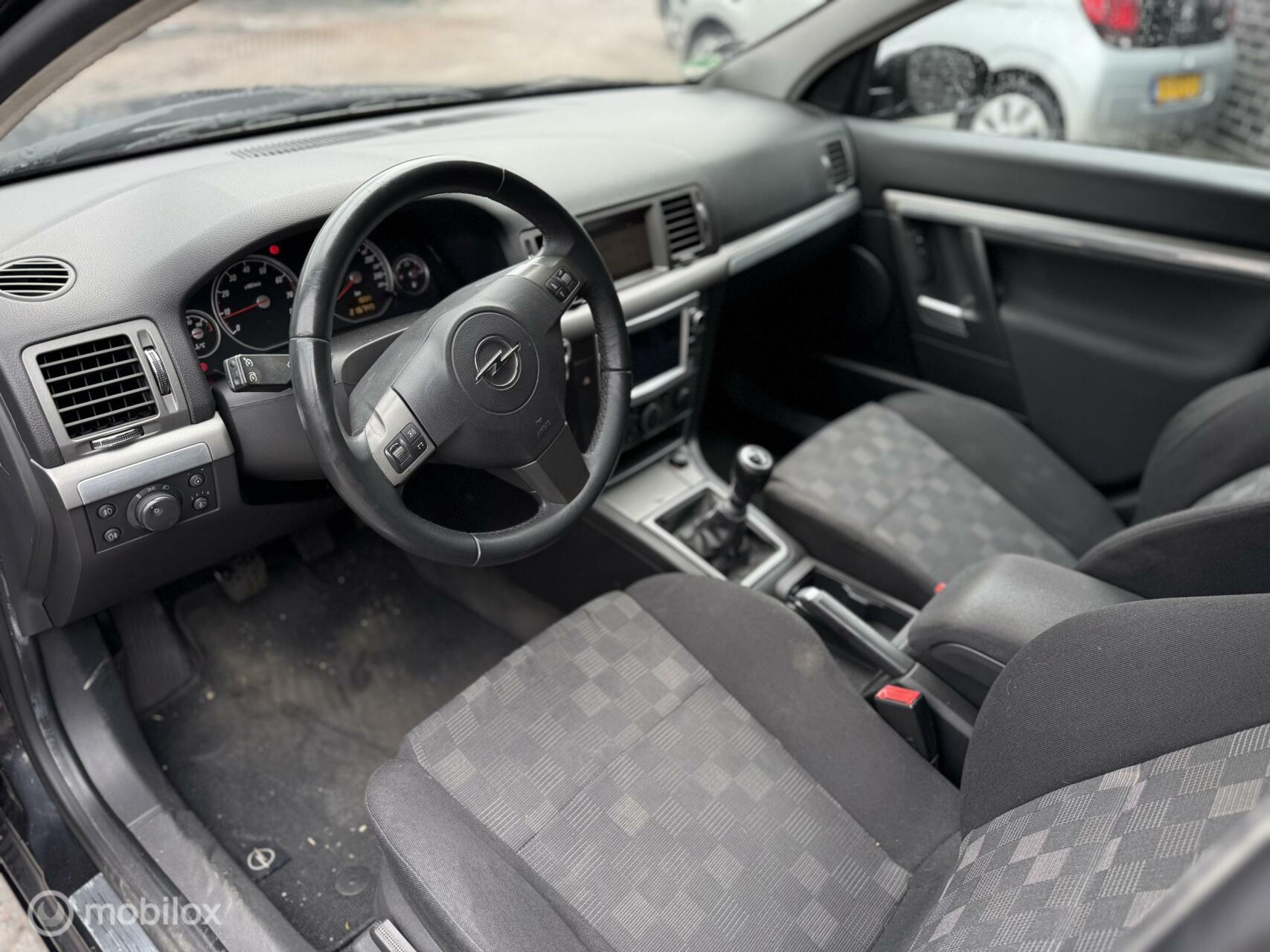 Foto van Opel Vectra GTS