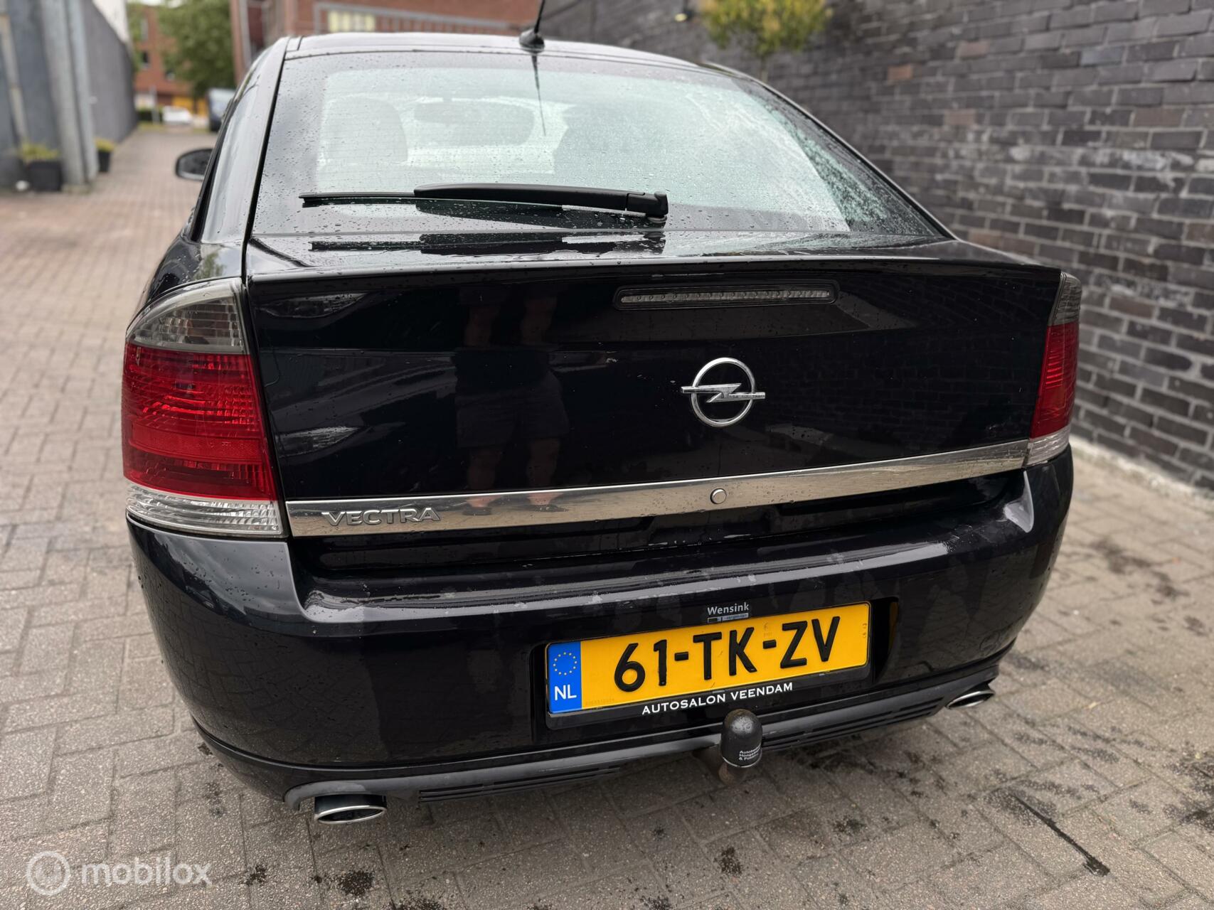 Foto van Opel Vectra GTS