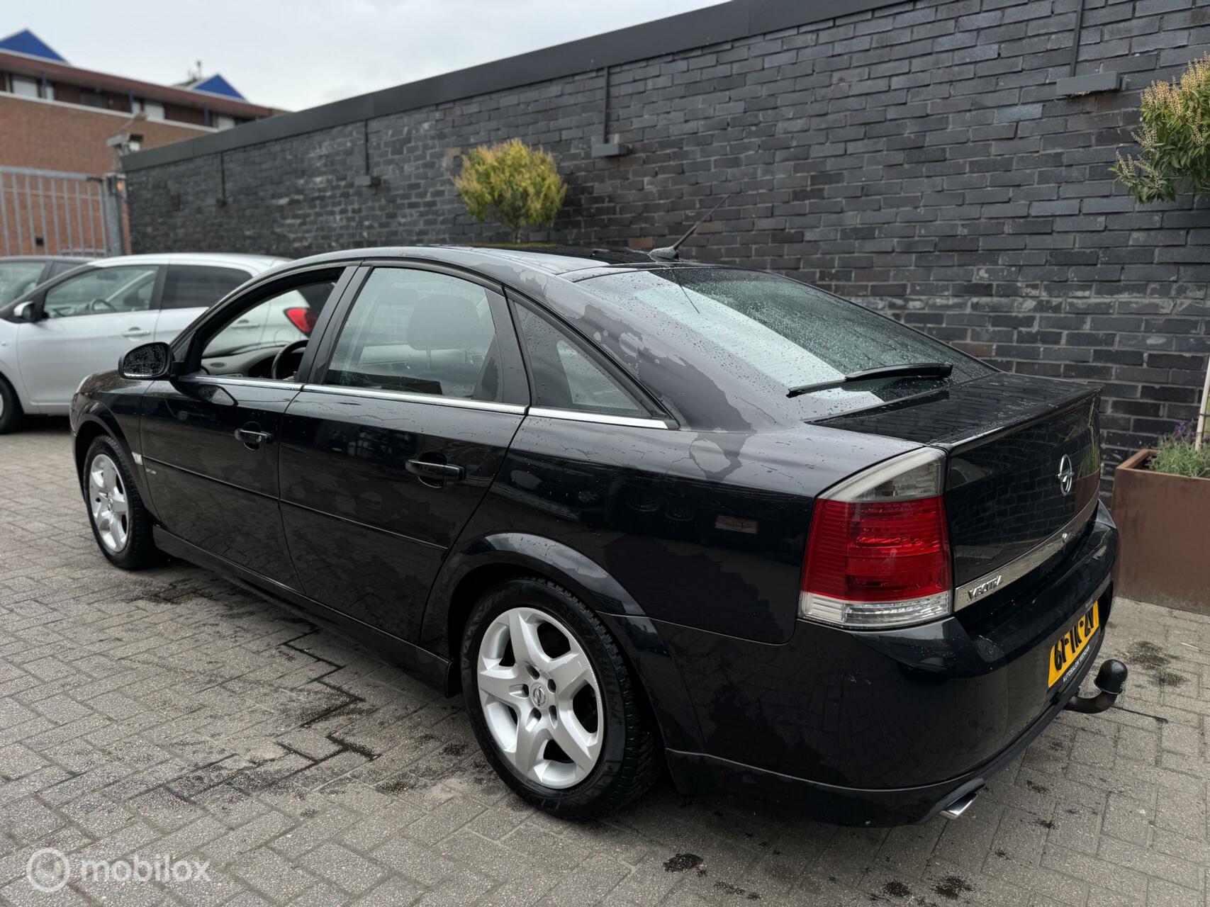 Foto van Opel Vectra GTS
