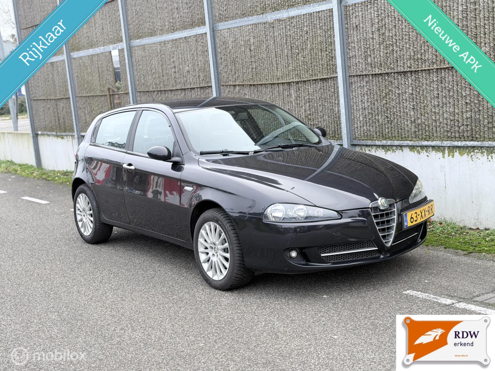 Alfa Romeo Alfa Romeo 147 2.0 T.Spark Blackline II 150PK!! NAP/NWE APK/AIRCO 2007 - voorkant
