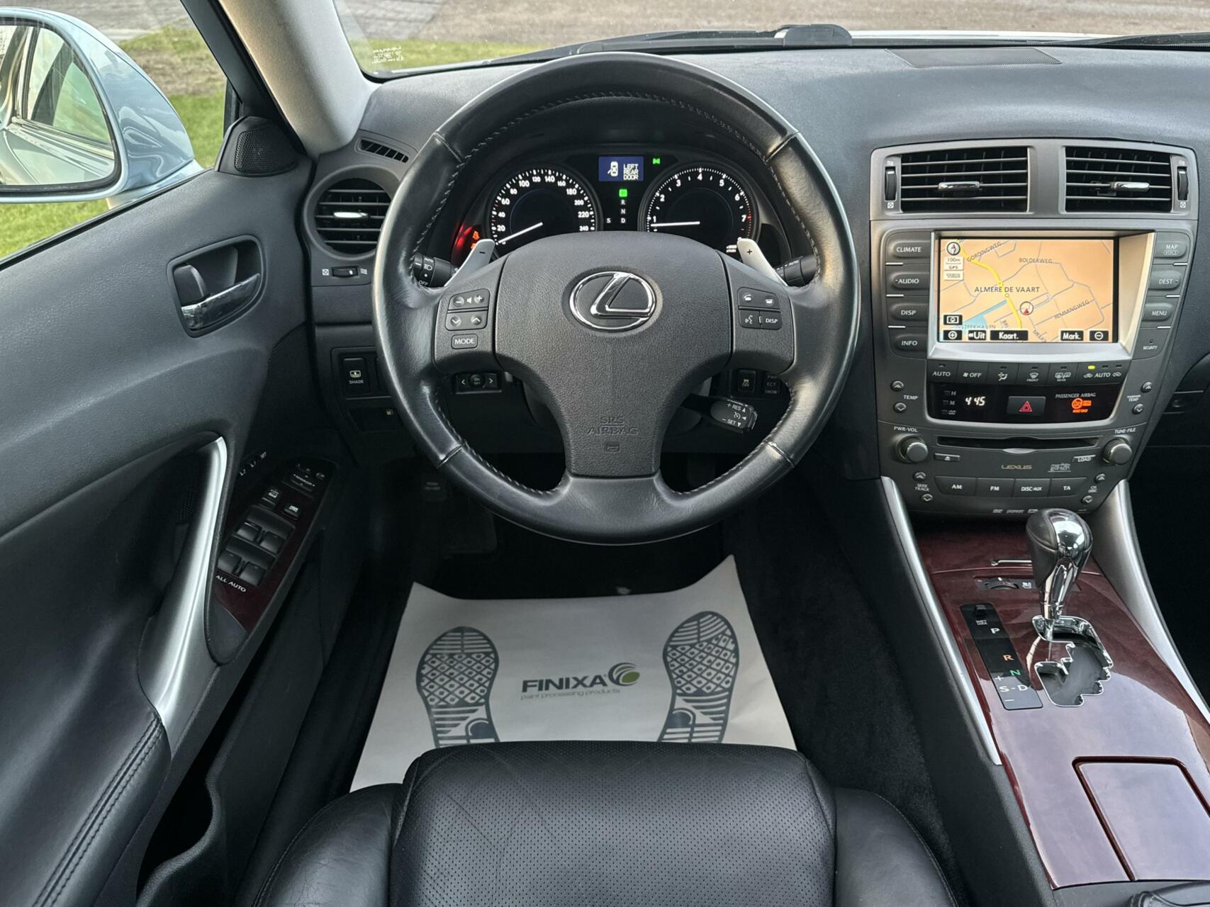 Foto van Lexus Is