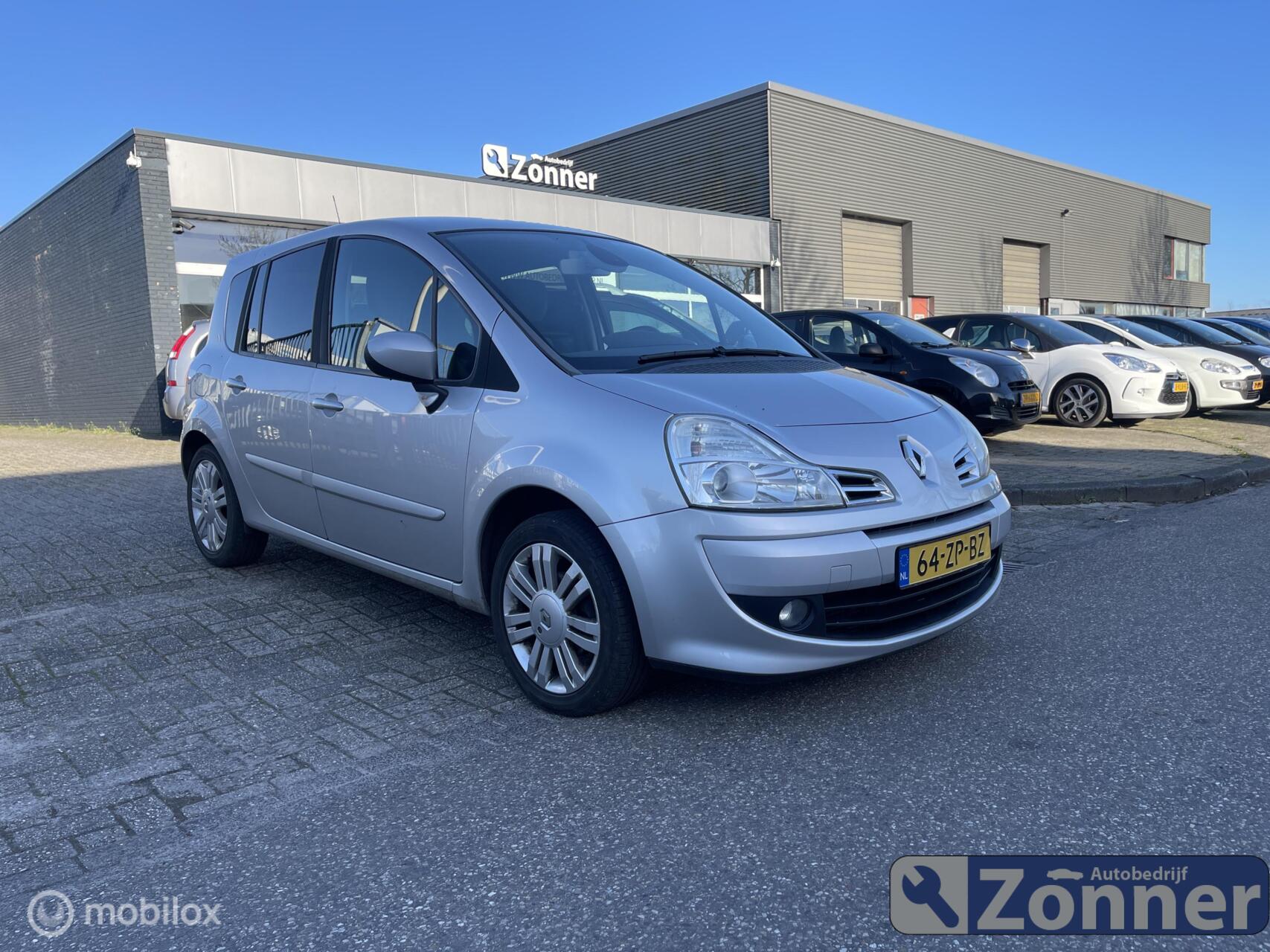 Renault Modus 1.2 TCE Expression 2008 - voorkant