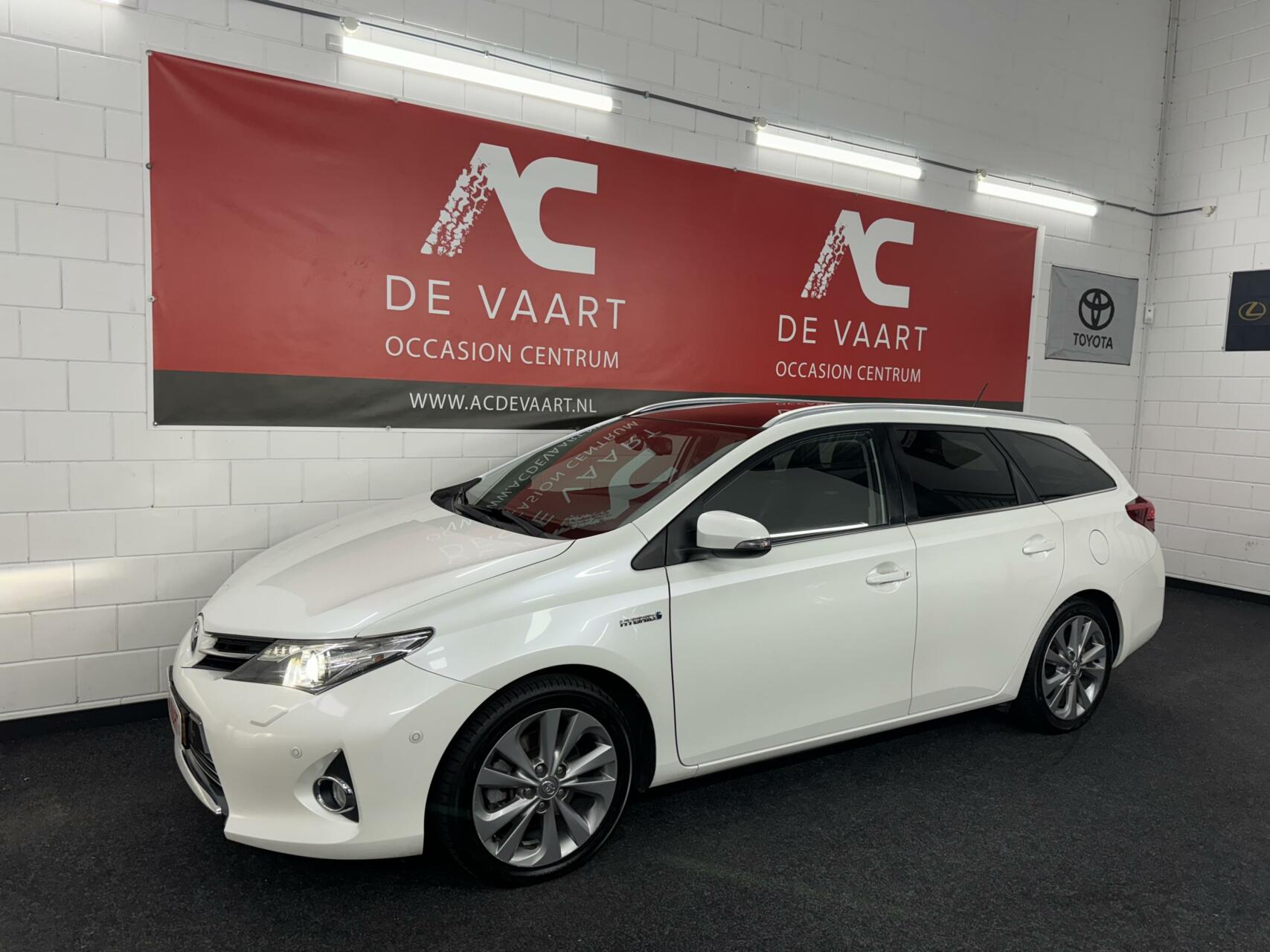 Toyota Auris 1.8 Hybrid Lease Pro - VERKOCHT! 2013 - voorkant