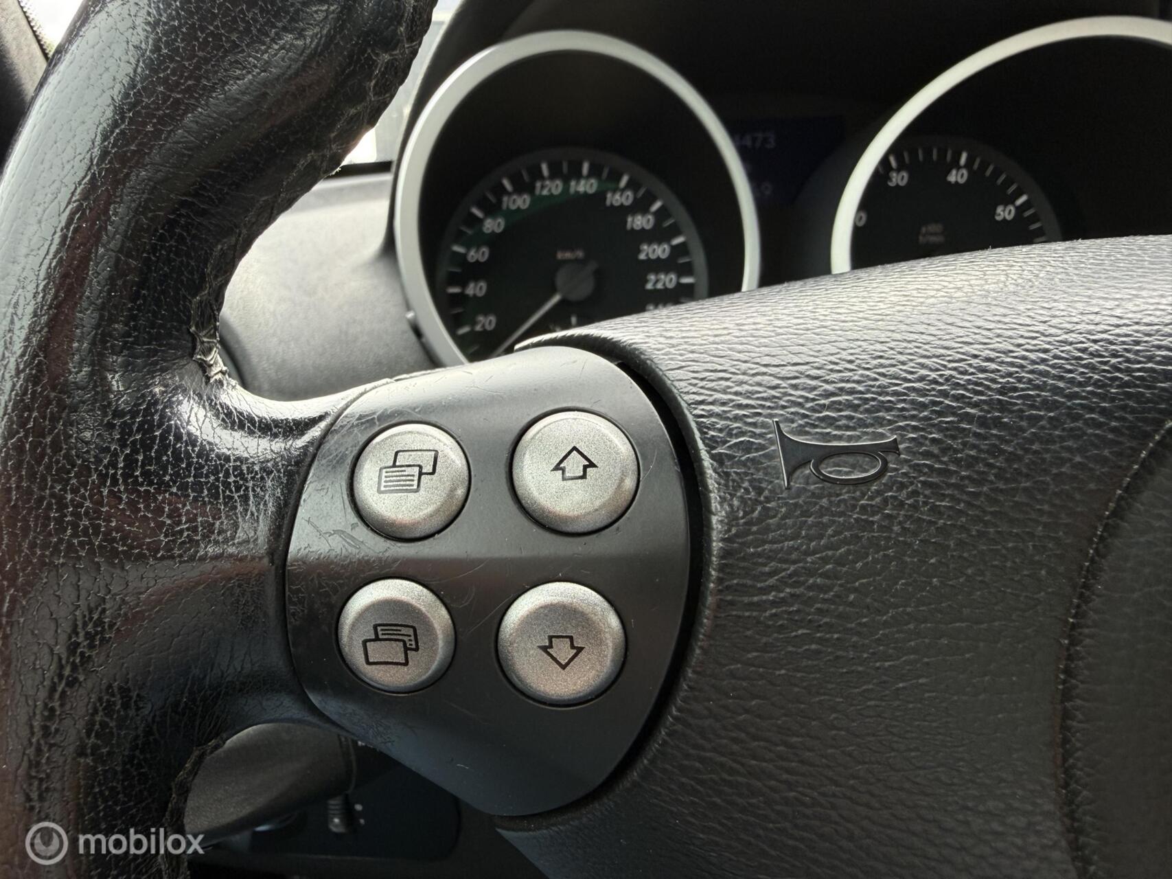 Foto van Mercedes-Benz SLK 200 Kompressor