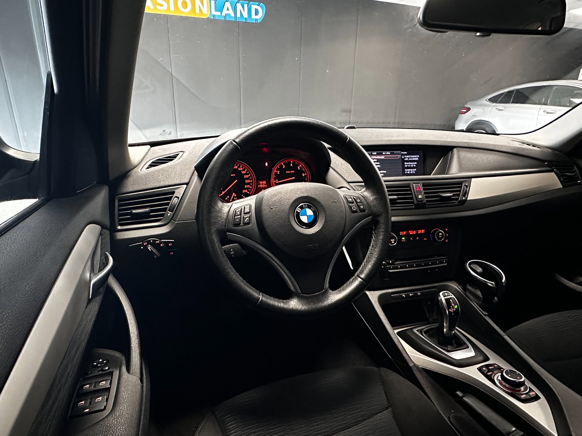 Foto van BMW X1 xDrive 28i