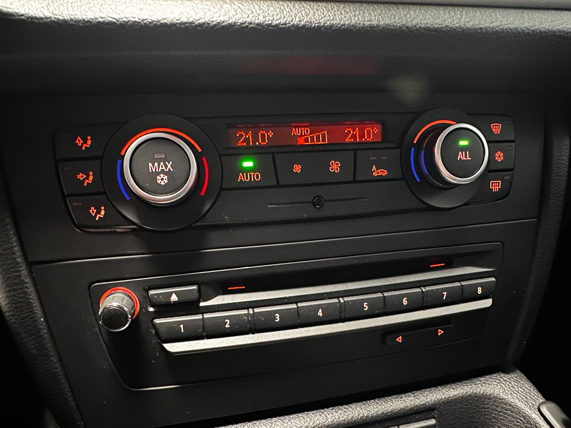 Foto van BMW X1 xDrive 28i