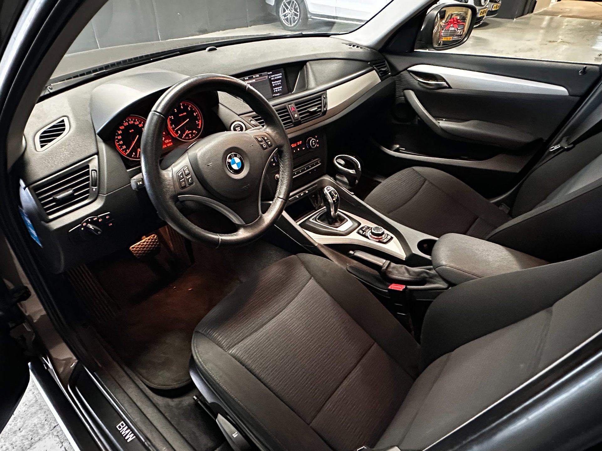Foto van BMW X1 xDrive 28i