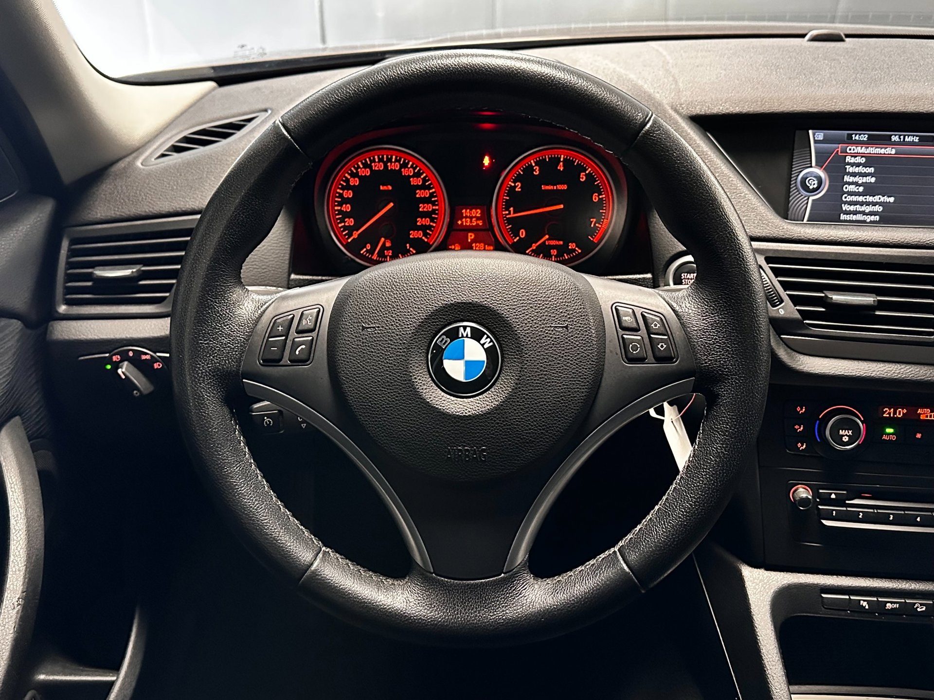 Foto van BMW X1 xDrive 28i