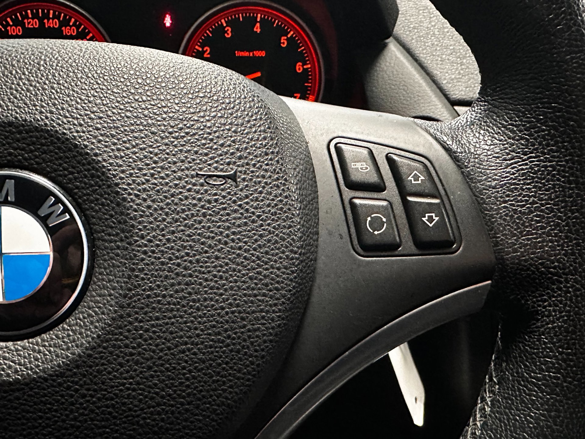Foto van BMW X1 xDrive 28i