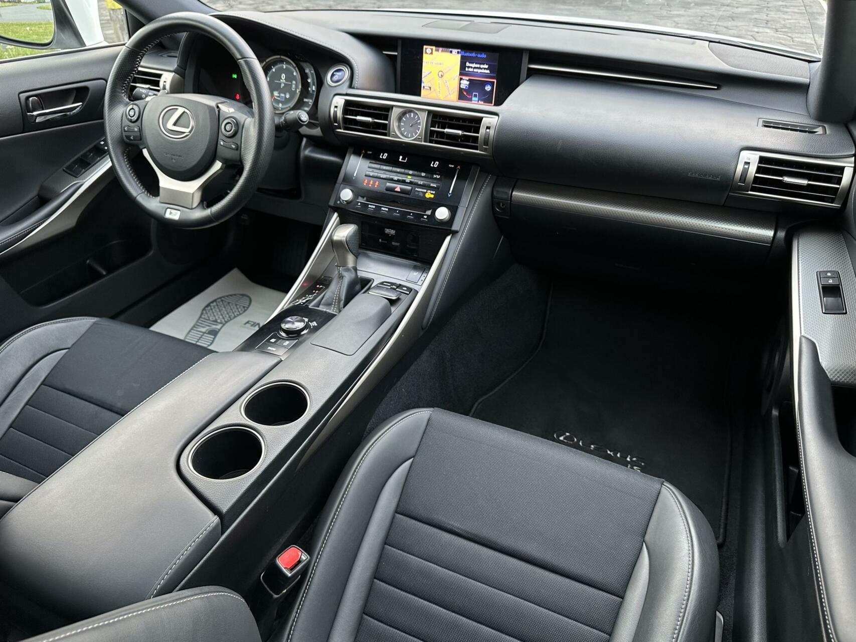 Foto van Lexus Is