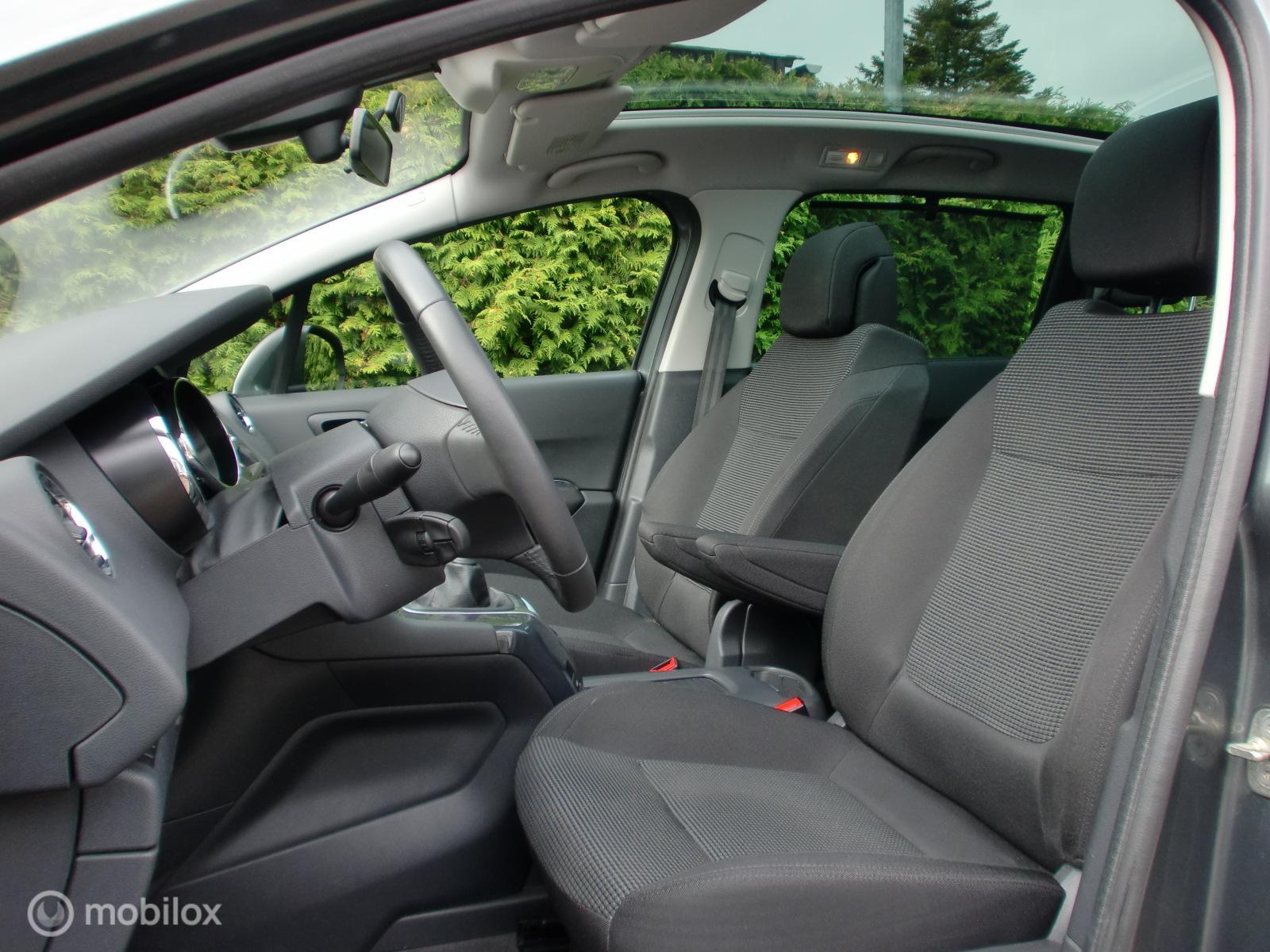 Foto van Peugeot 5008