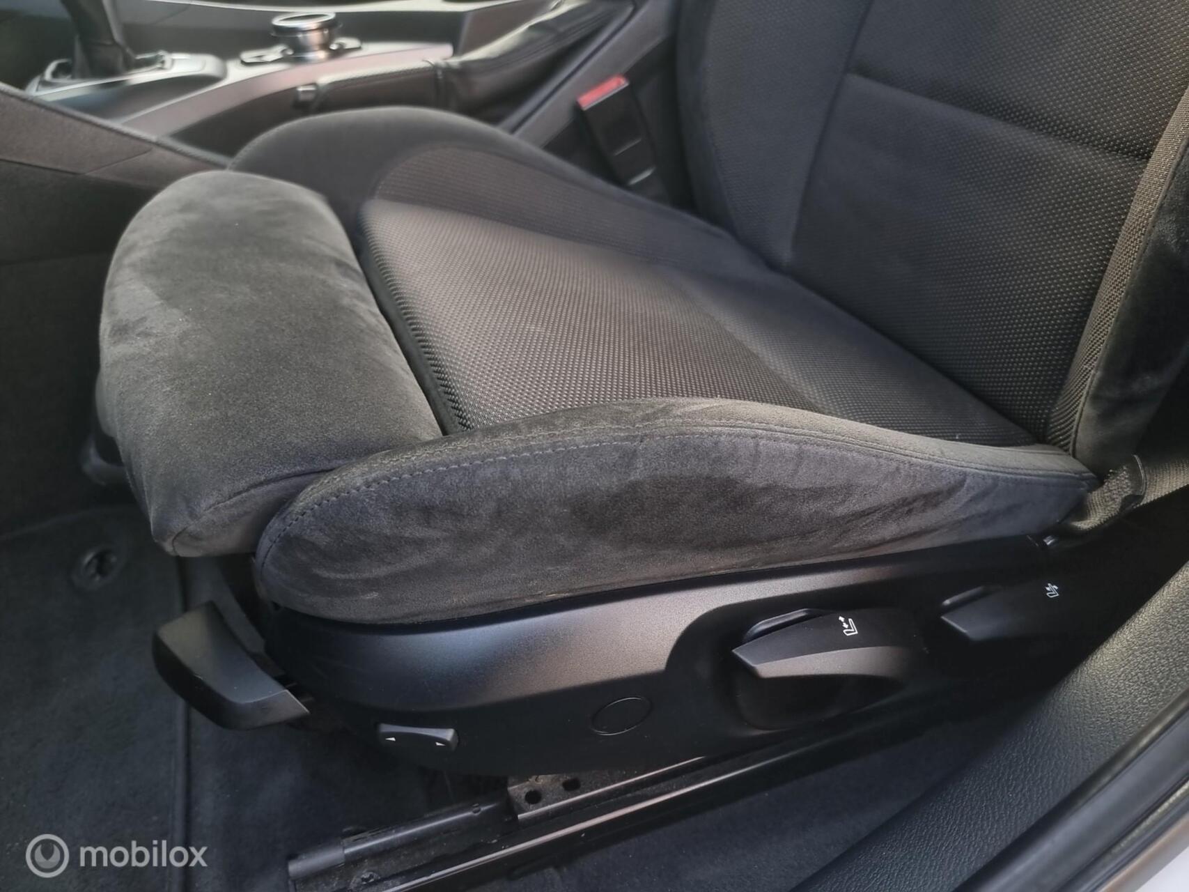 Foto van BMW X1 xDrive 28i