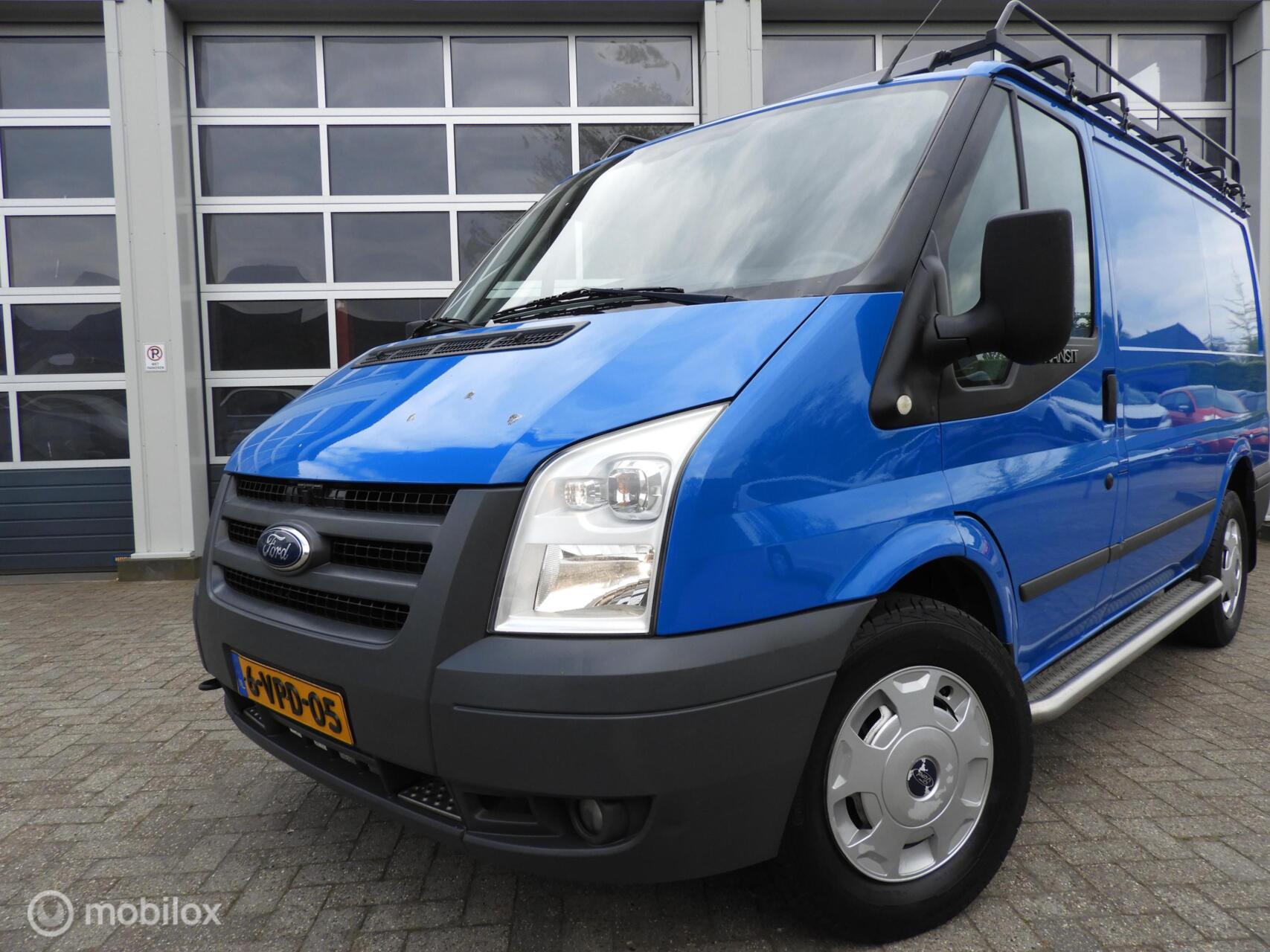 Foto van Ford Transit 300s Van 100dpf 4.27