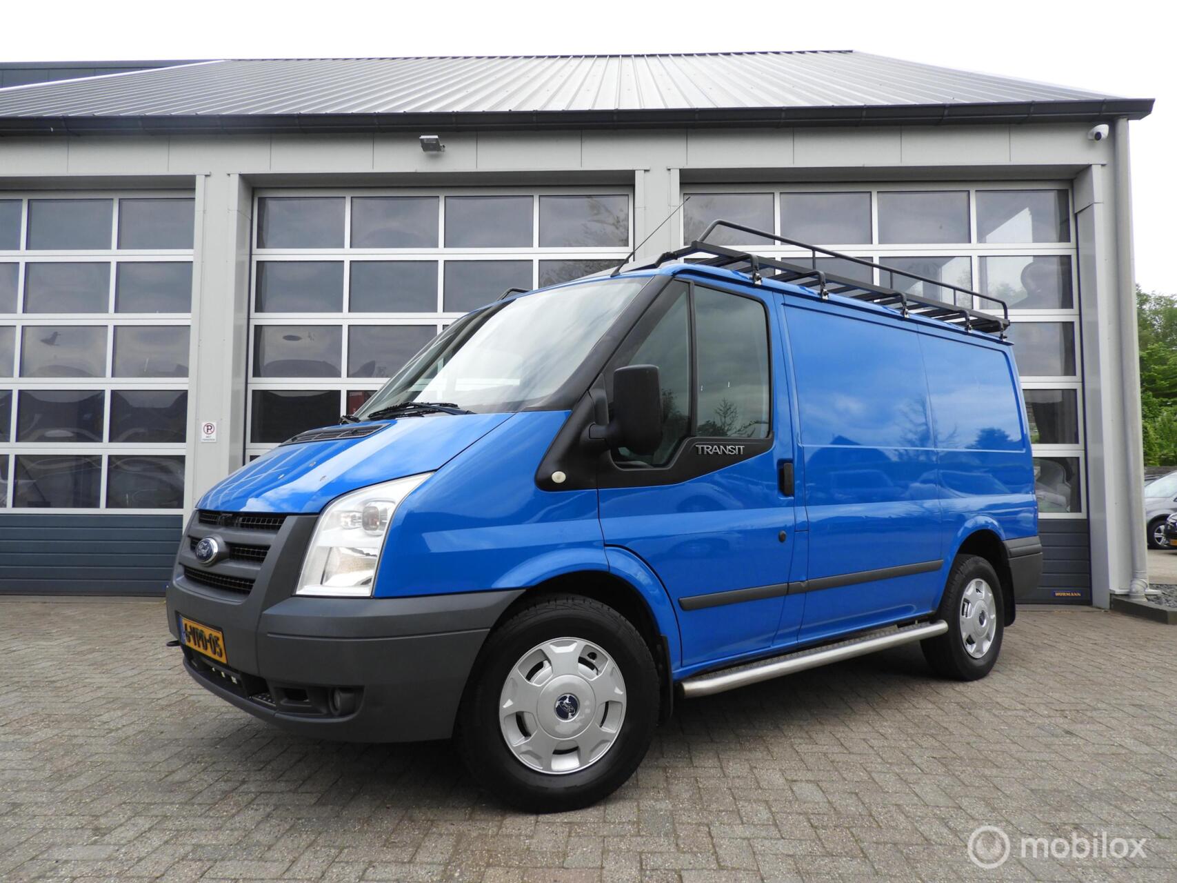 Ford Transit 300s Van 100dpf 4.27 300S 2.4 TDCI Ambiente SHD 2011 - voorkant