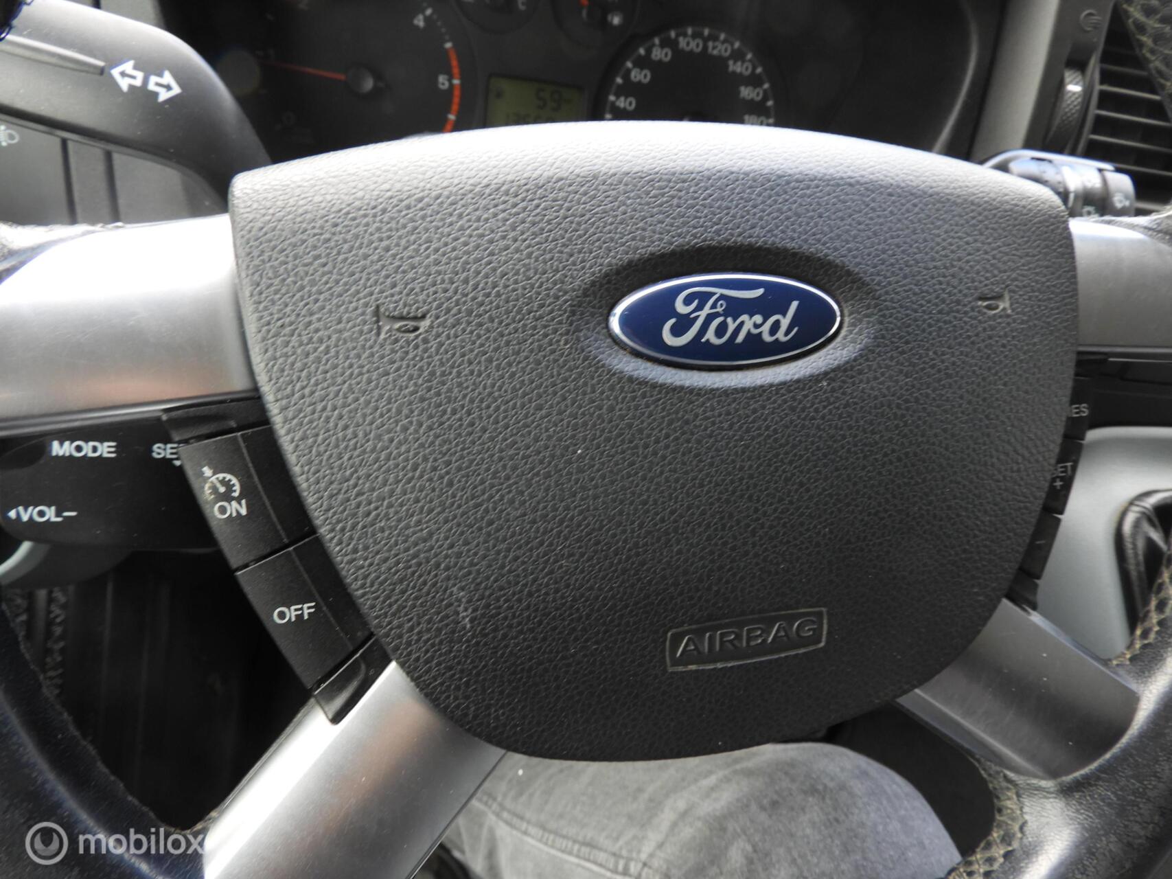 Foto van Ford Transit 300s Van 100dpf 4.27