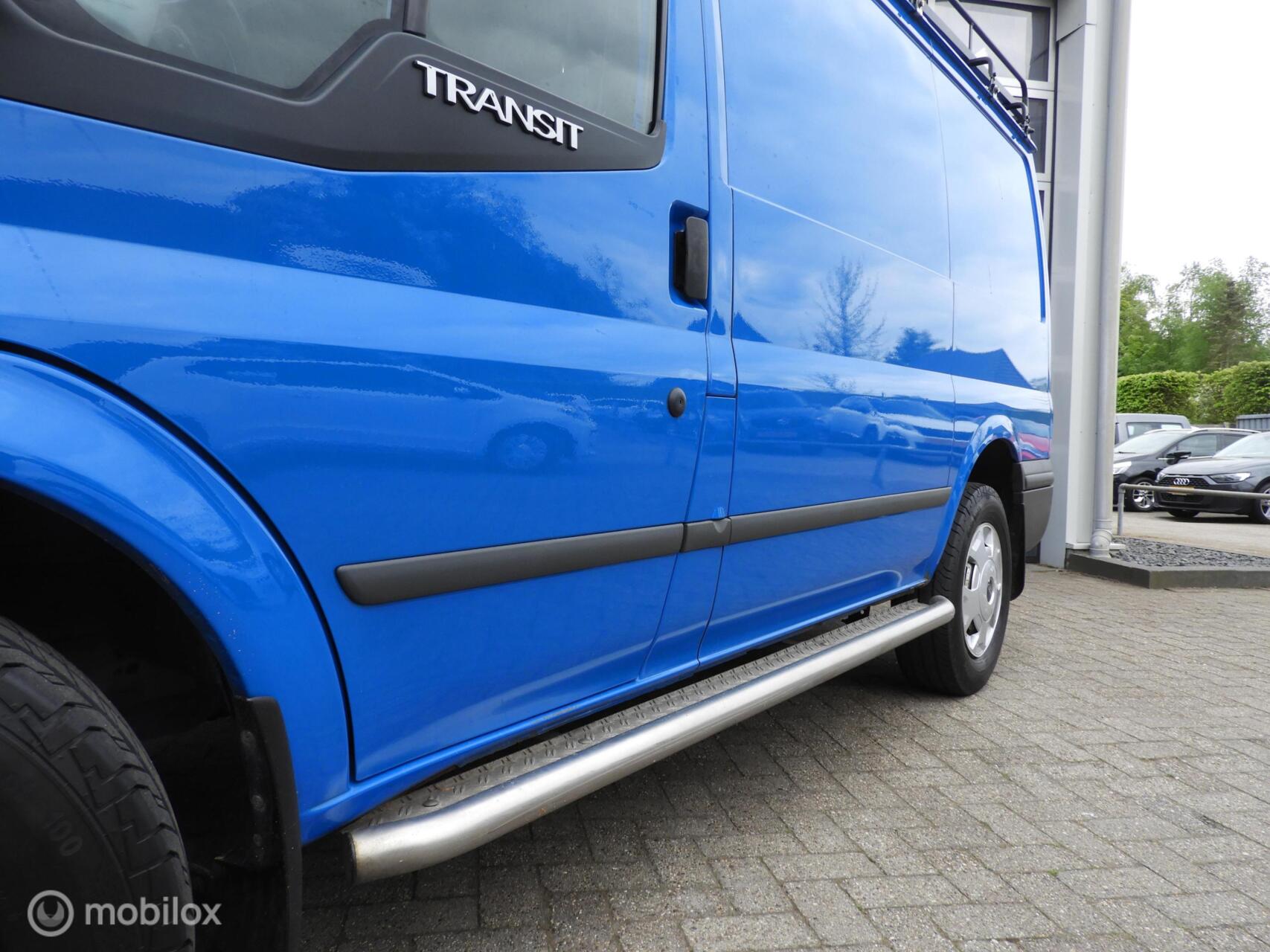 Foto van Ford Transit 300s Van 100dpf 4.27