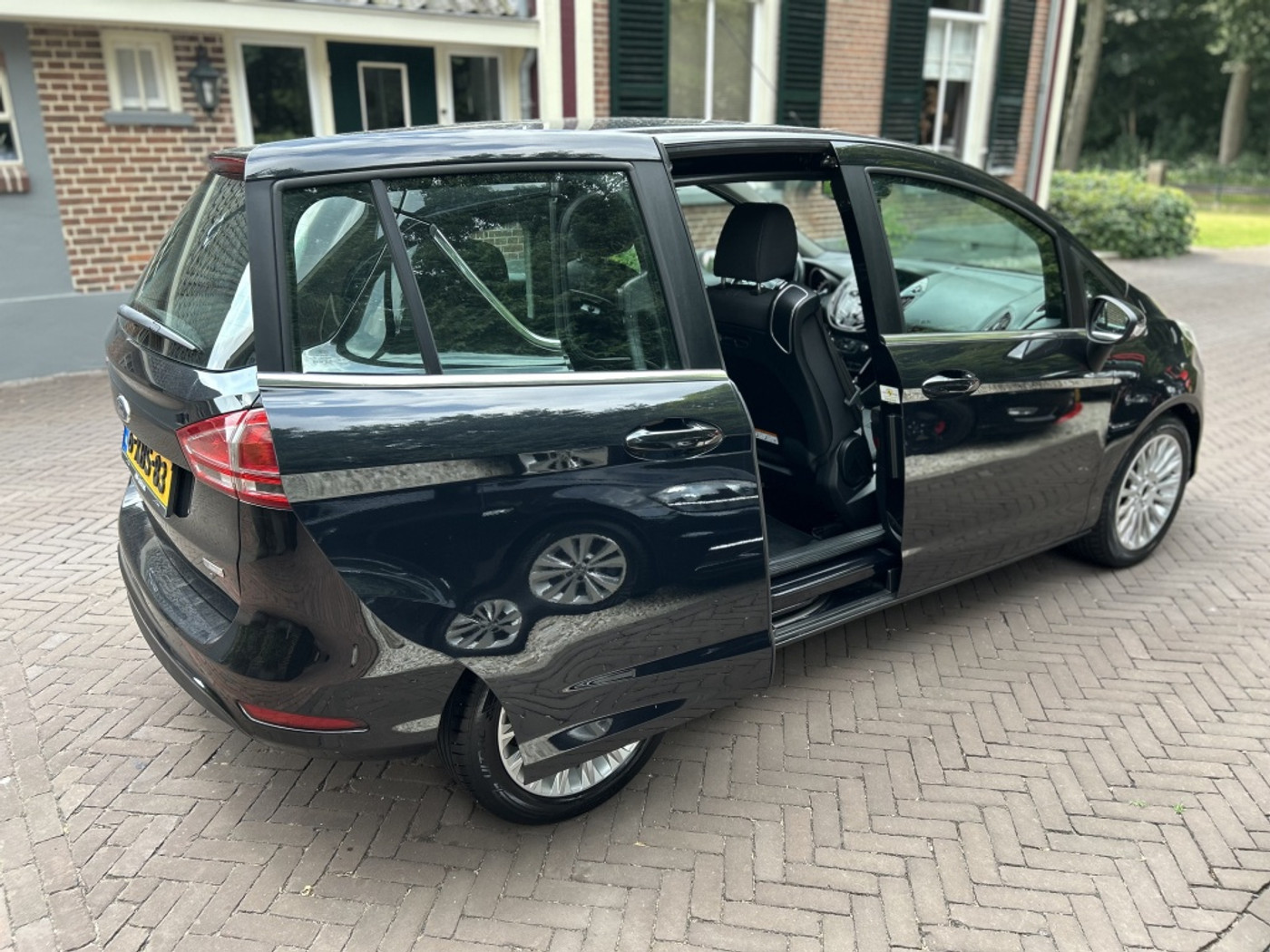 Foto van Ford B-max