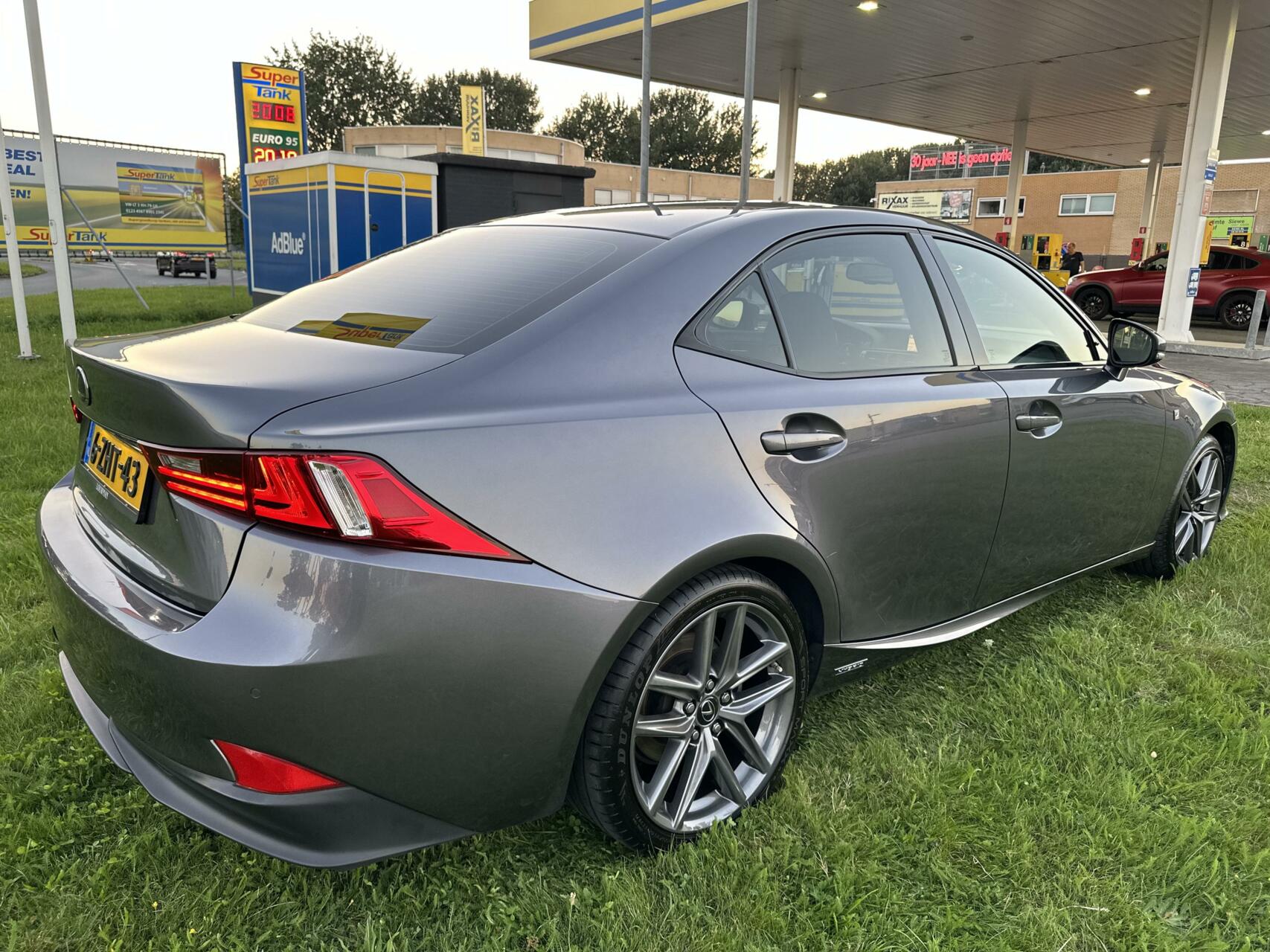 Foto van Lexus Is
