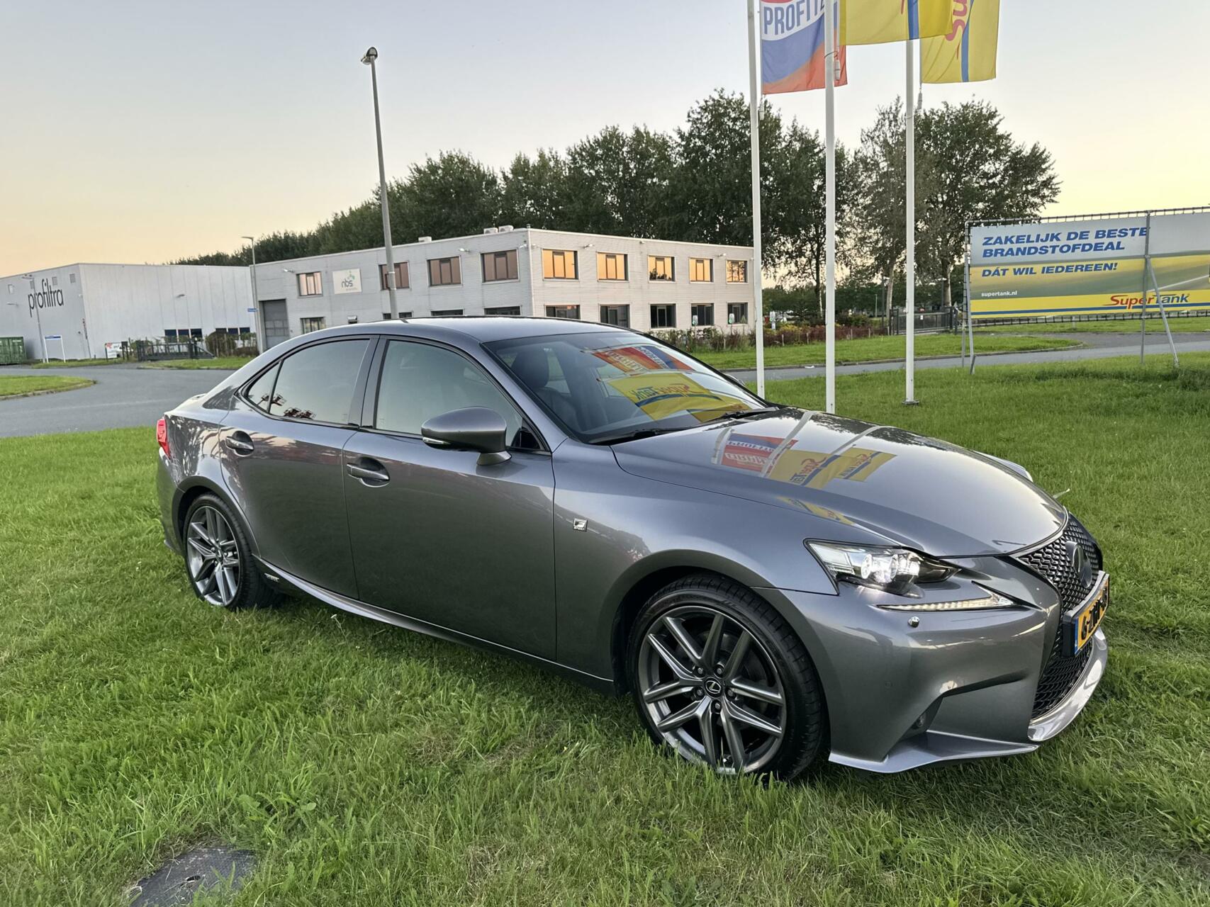 Foto van Lexus Is