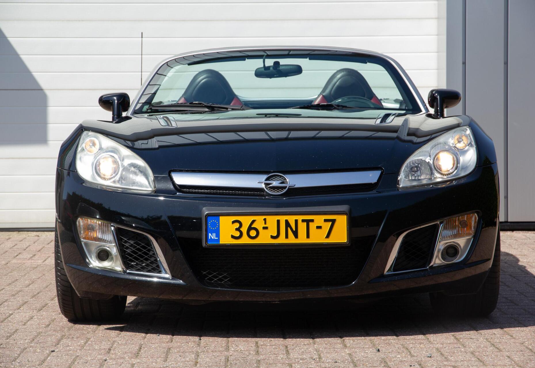 Foto van Opel GT