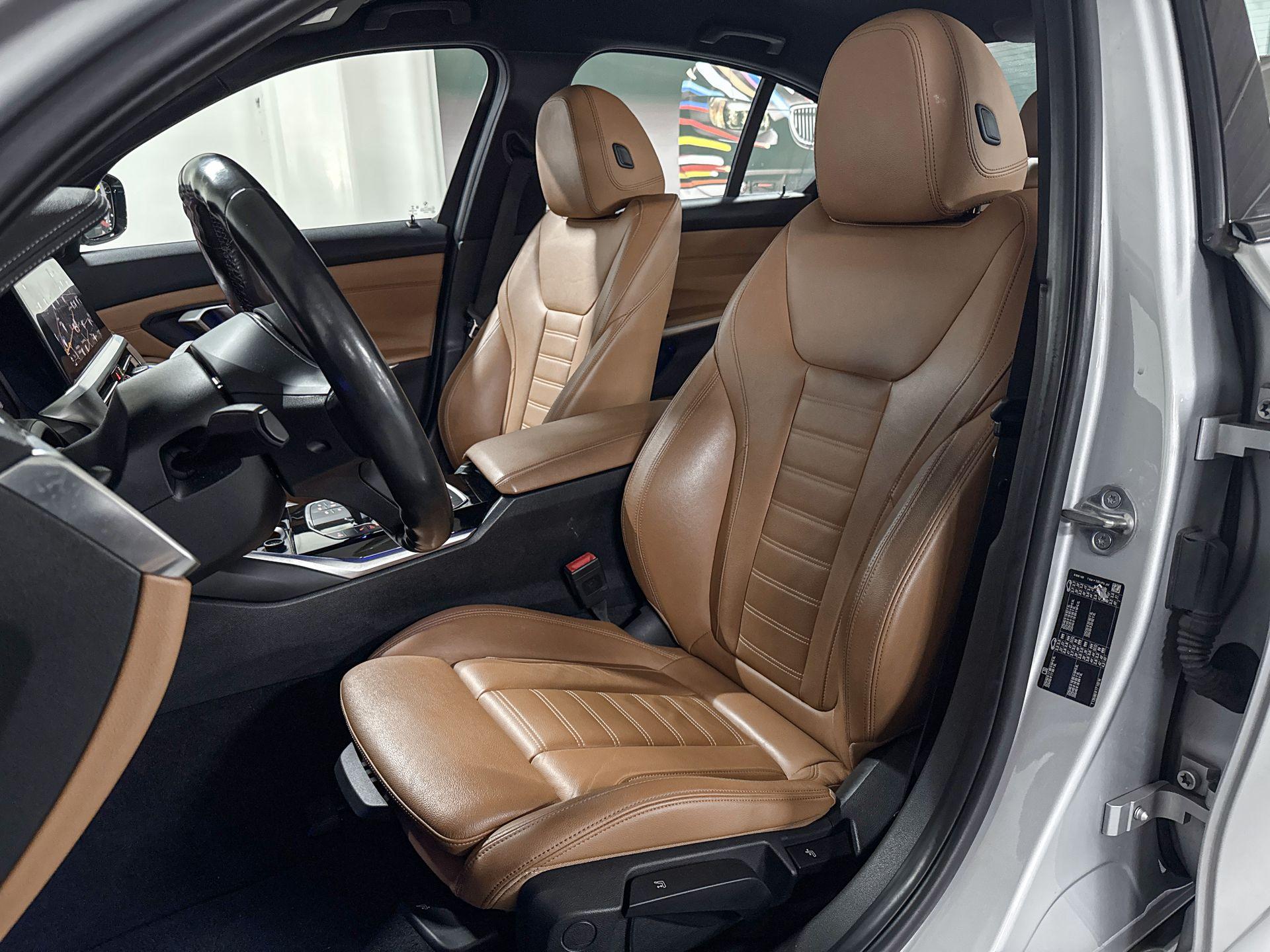 Foto van BMW 330i