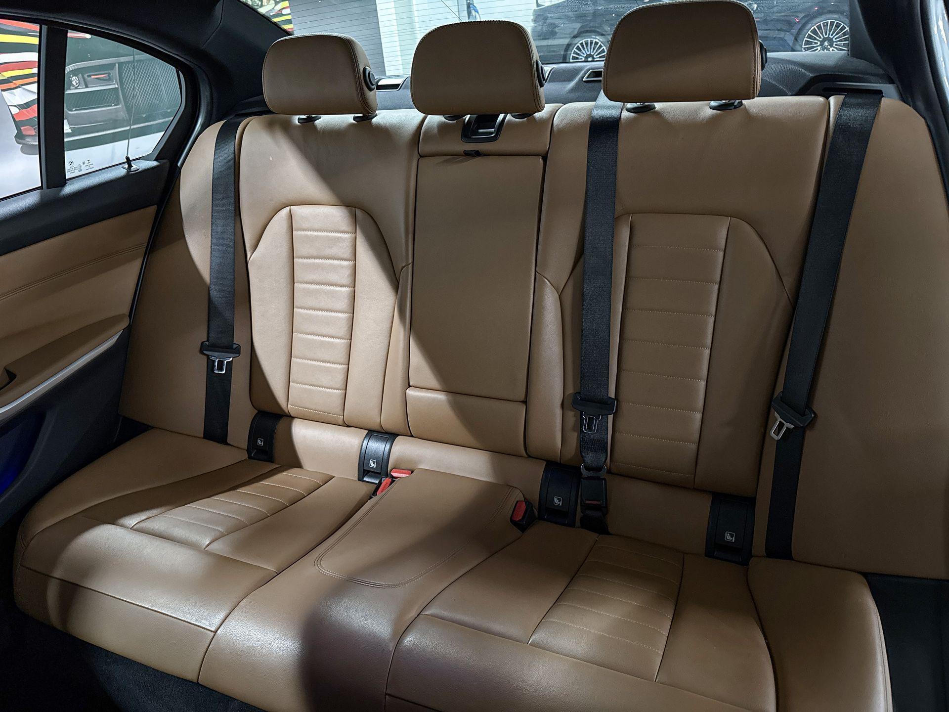 Foto van BMW 330i