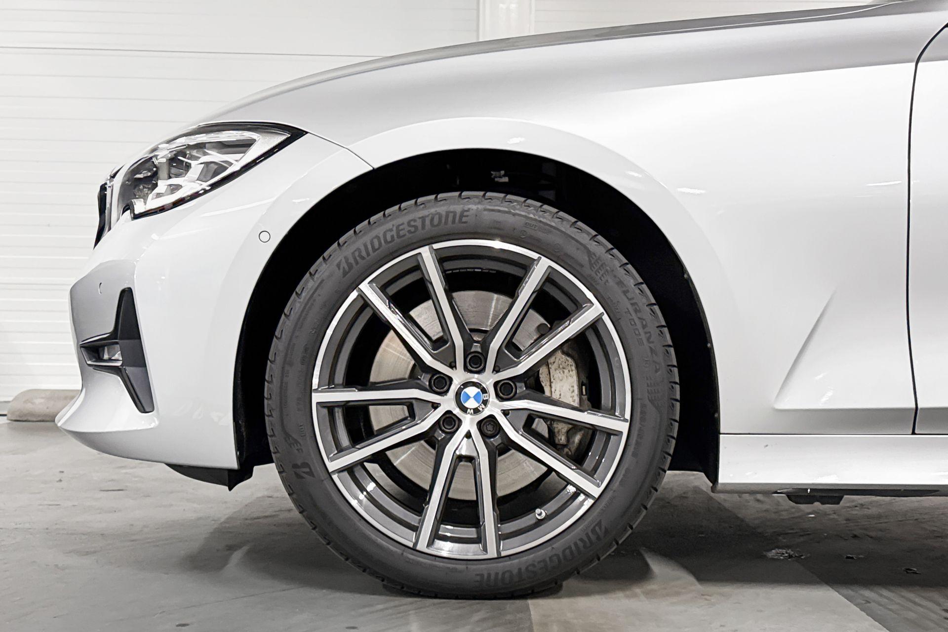 Foto van BMW 330i
