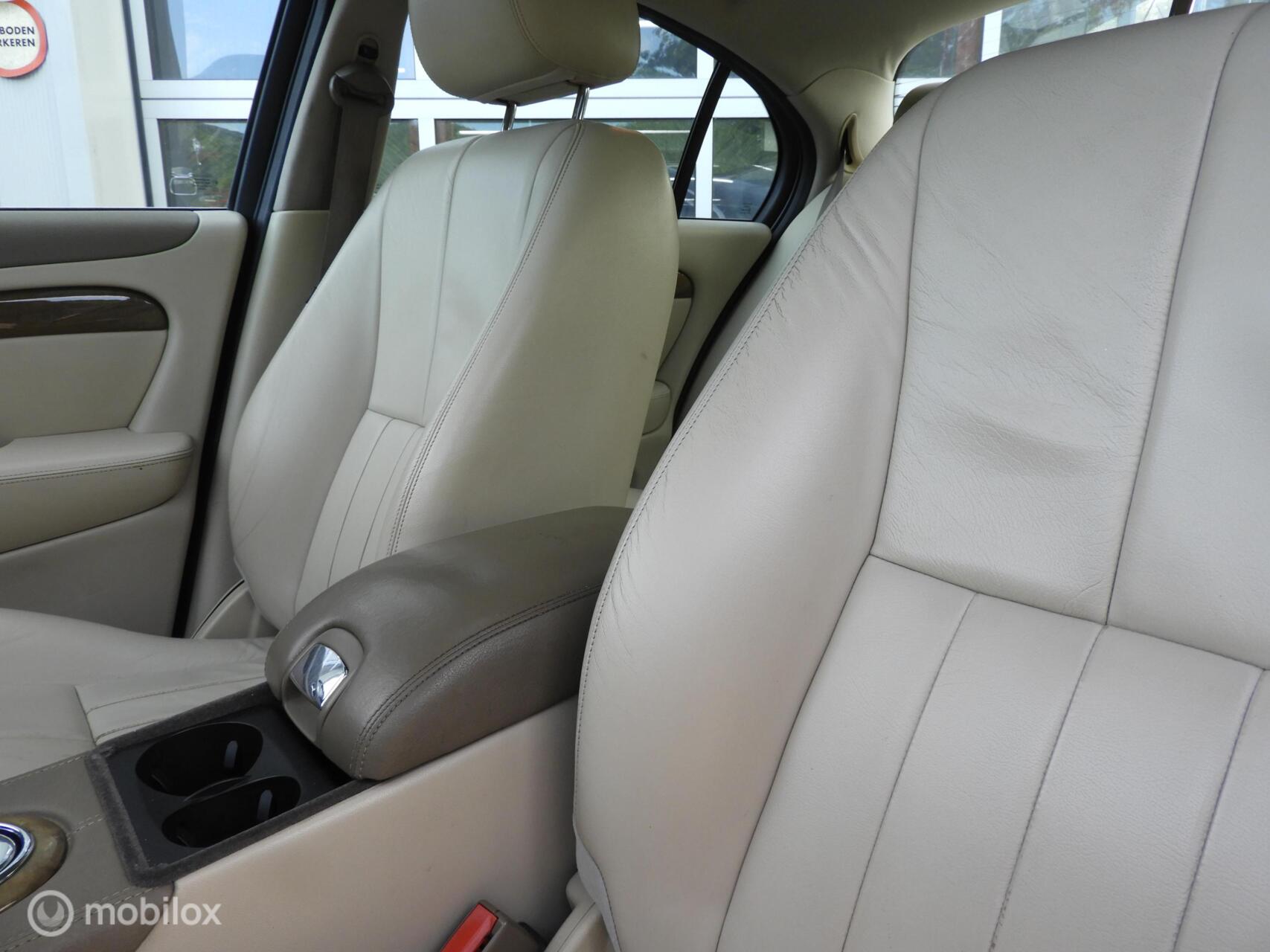 Foto van Jaguar S-type