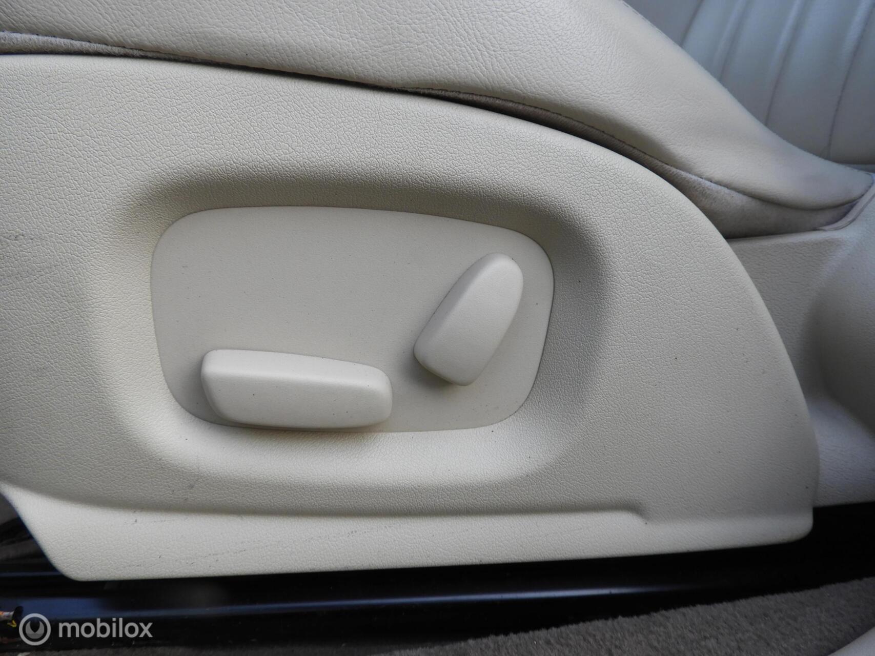 Foto van Jaguar S-type