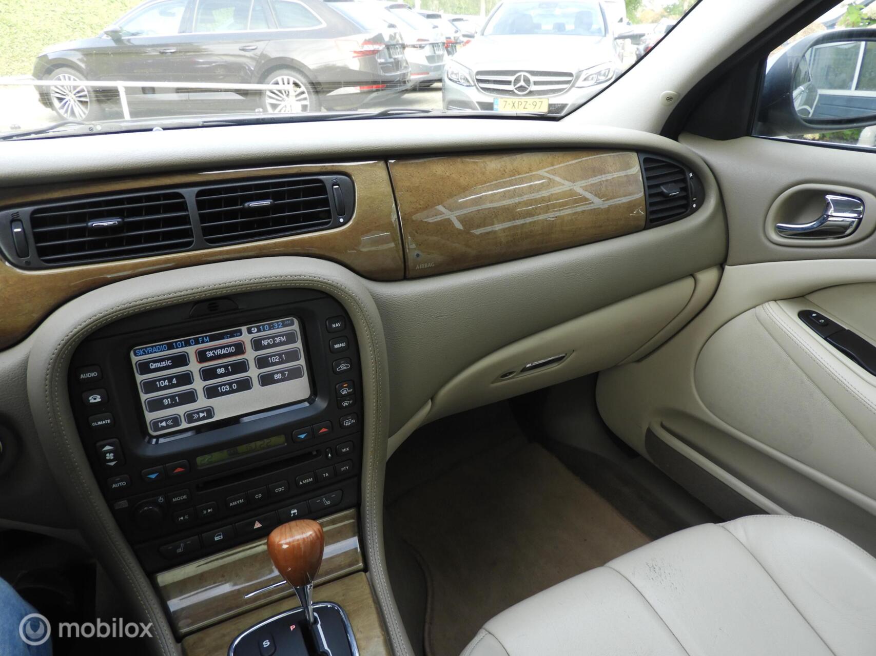 Foto van Jaguar S-type