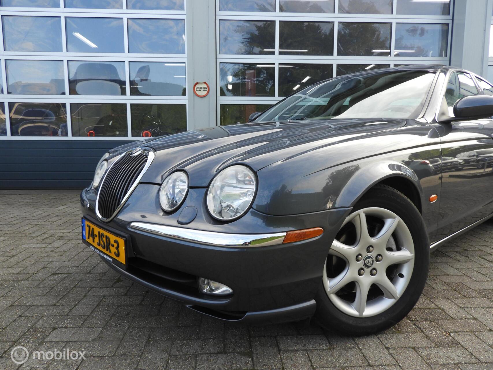 Foto van Jaguar S-type