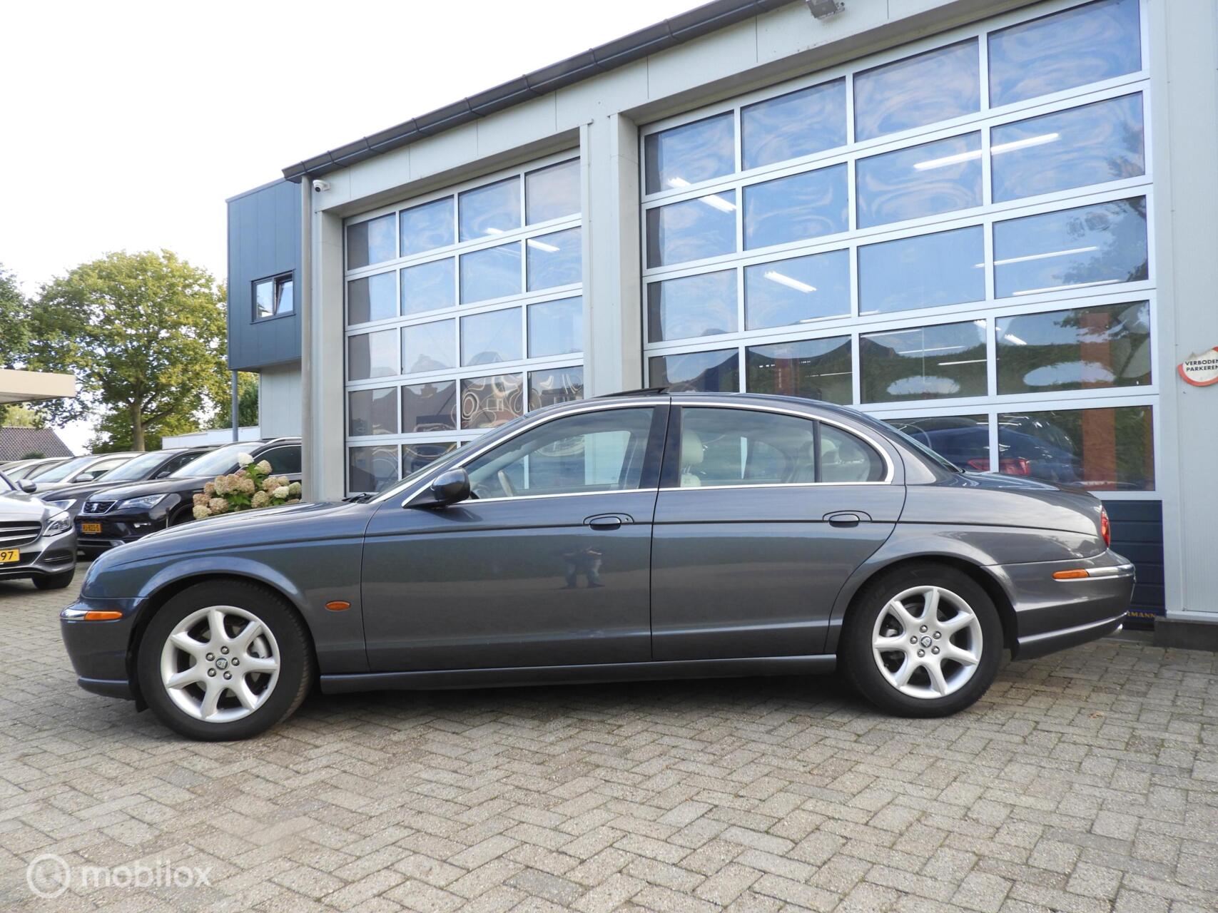 Foto van Jaguar S-type