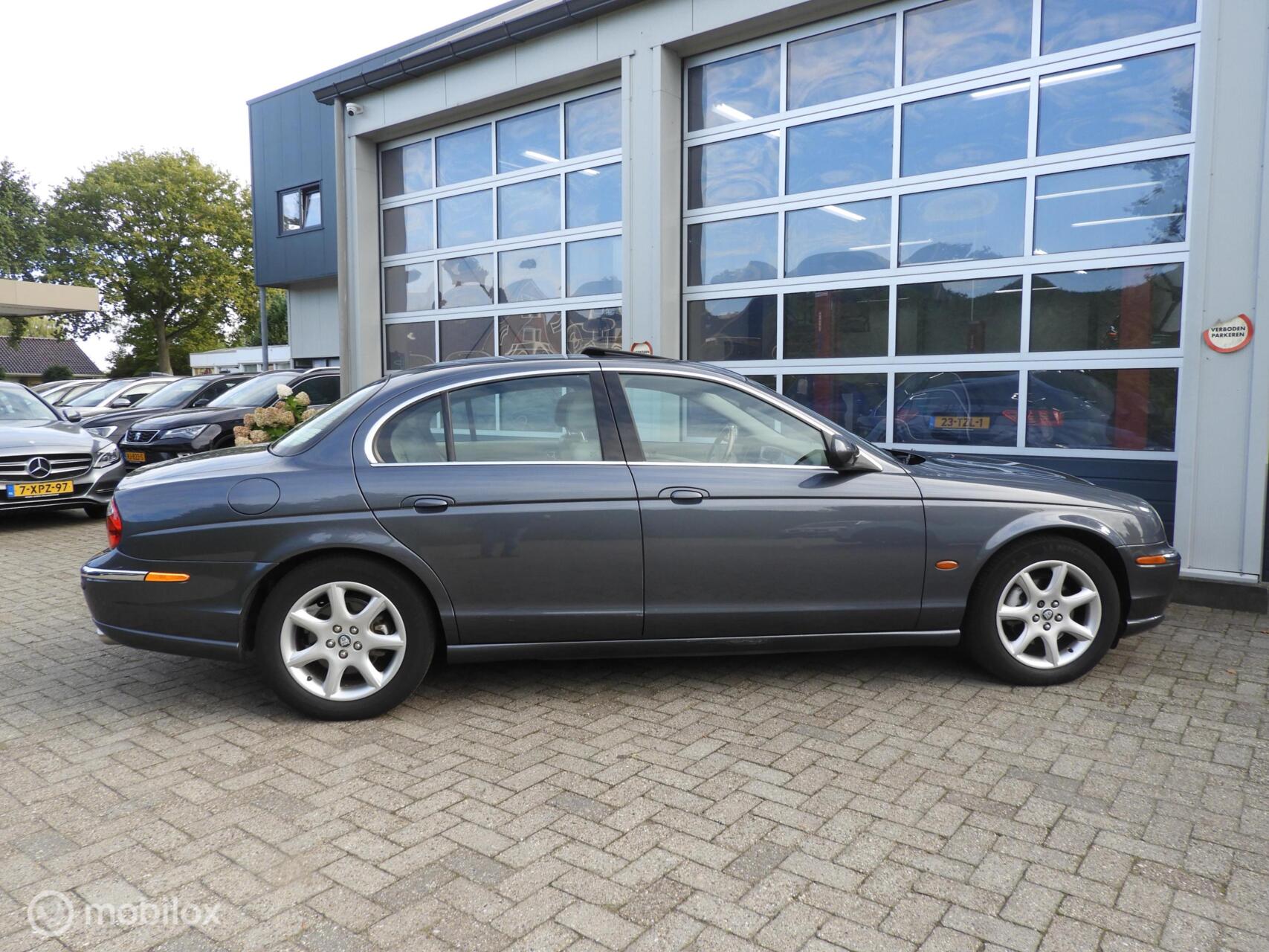 Foto van Jaguar S-type