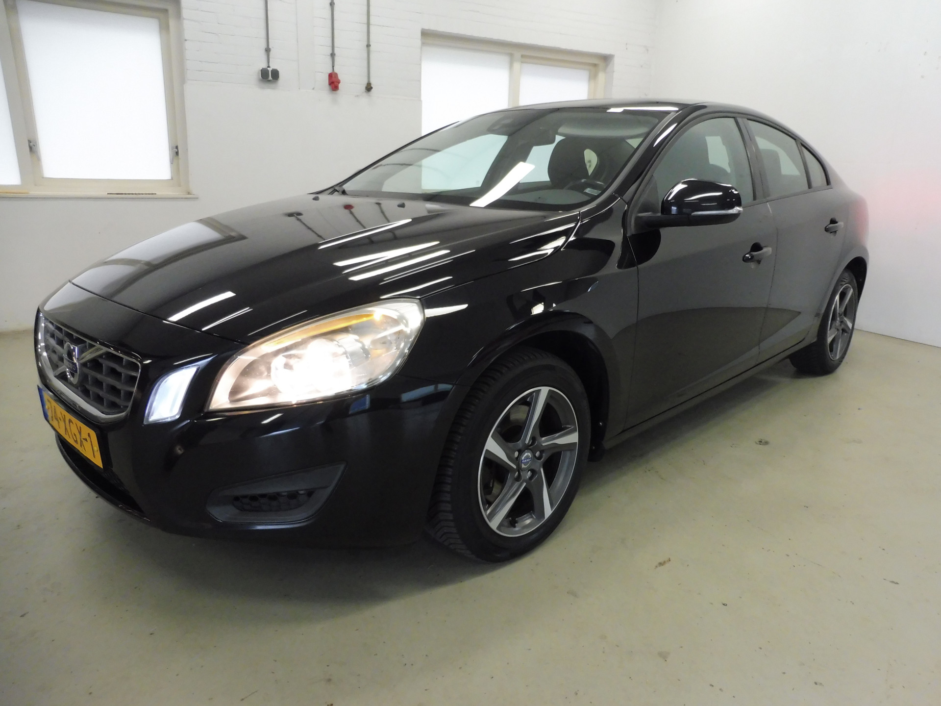 Volvo S60 1.6 T3 Kinetic 2012 - voorkant