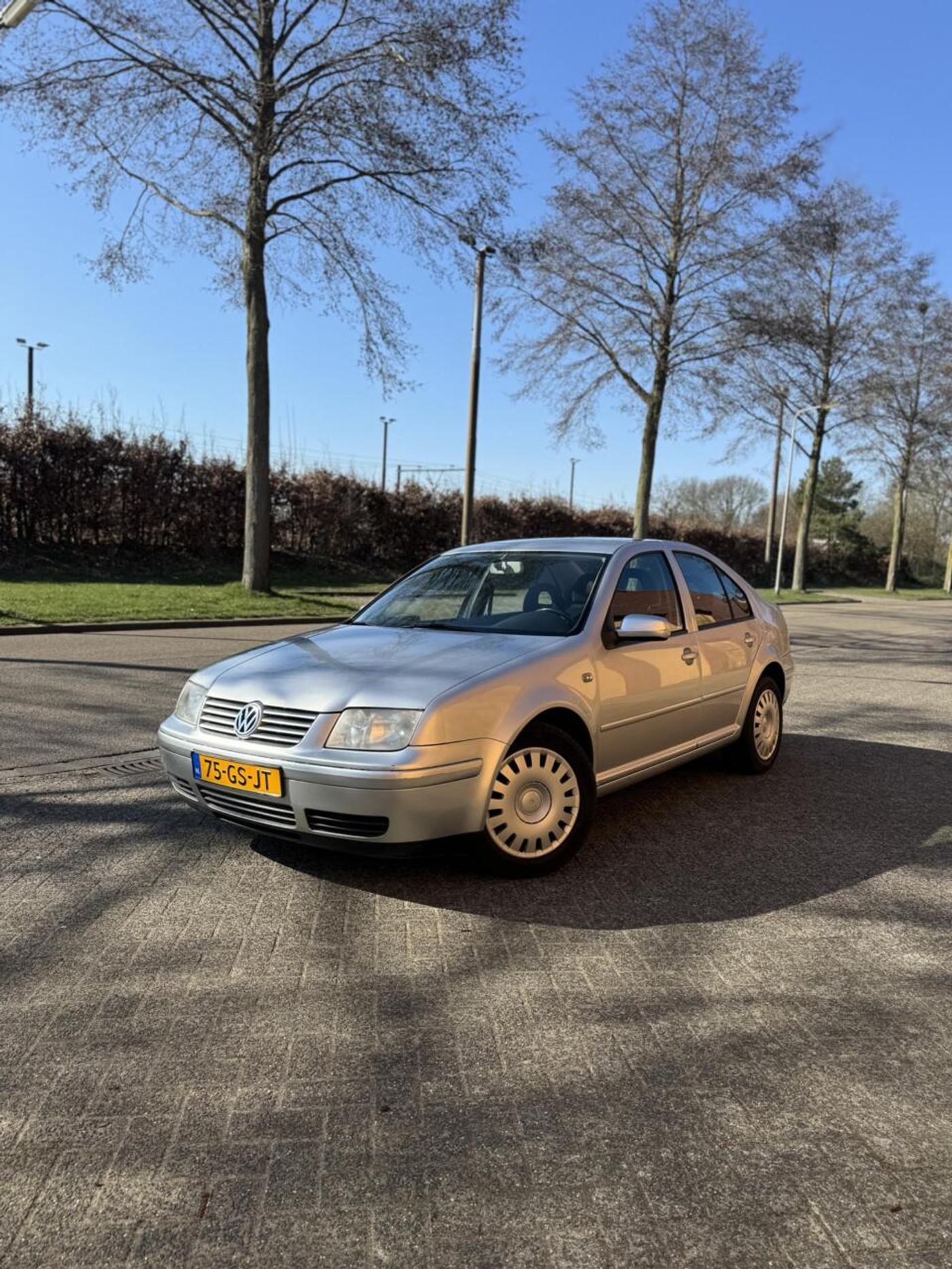 Volkswagen Bora 1.6-16V AIRCO NIEUWE APK 2001 - voorkant