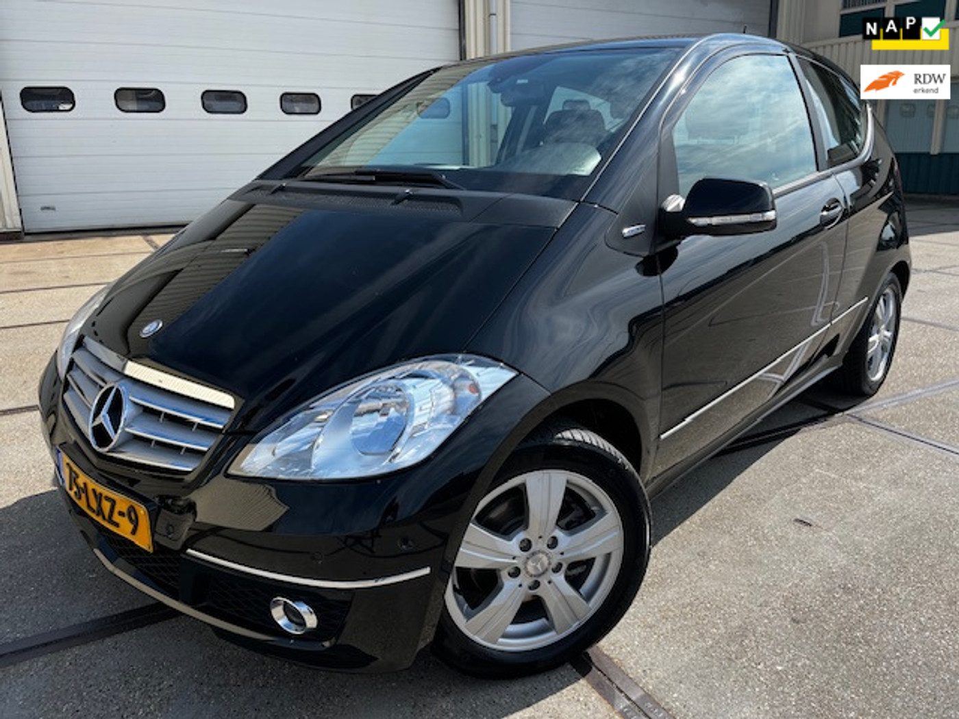 Mercedes-Benz A 180 180 BlueEFFICIENCY Avantgarde met draaistoel passagiersstoel 2010 - voorkant