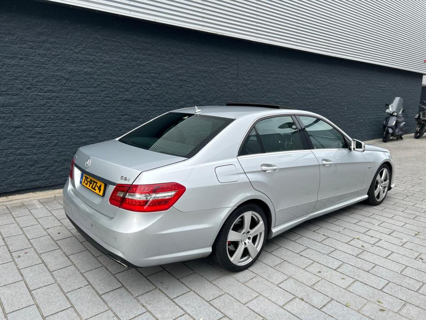 Foto van Mercedes-Benz E 350 CDI