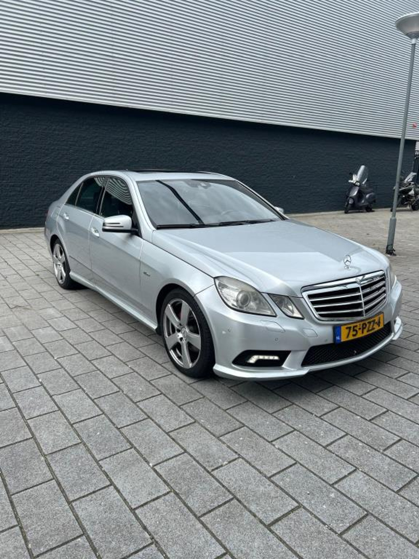 Foto van Mercedes-Benz E 350 CDI