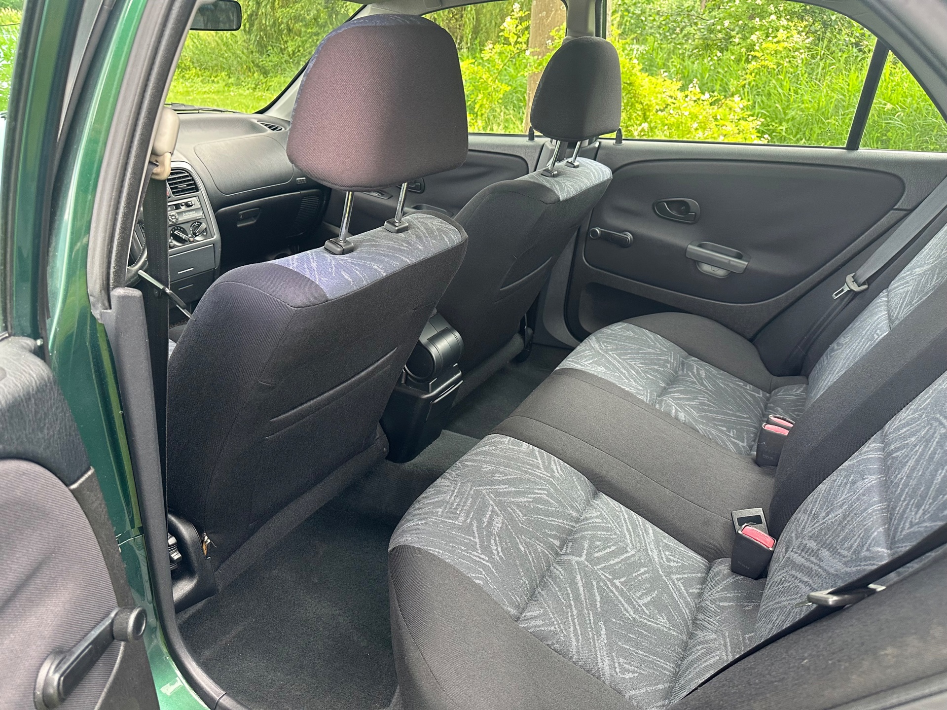 Foto van Mitsubishi Carisma