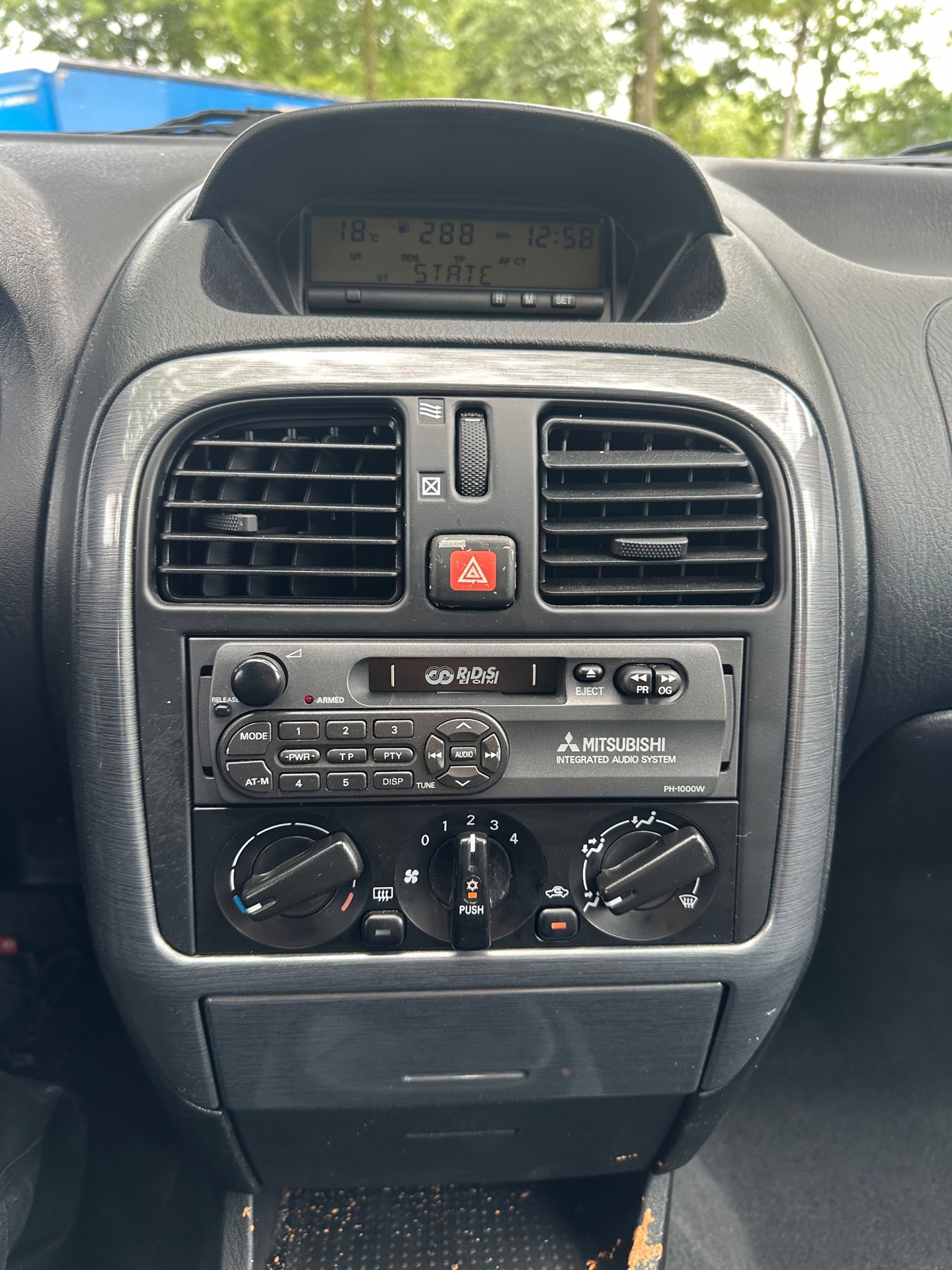 Foto van Mitsubishi Carisma