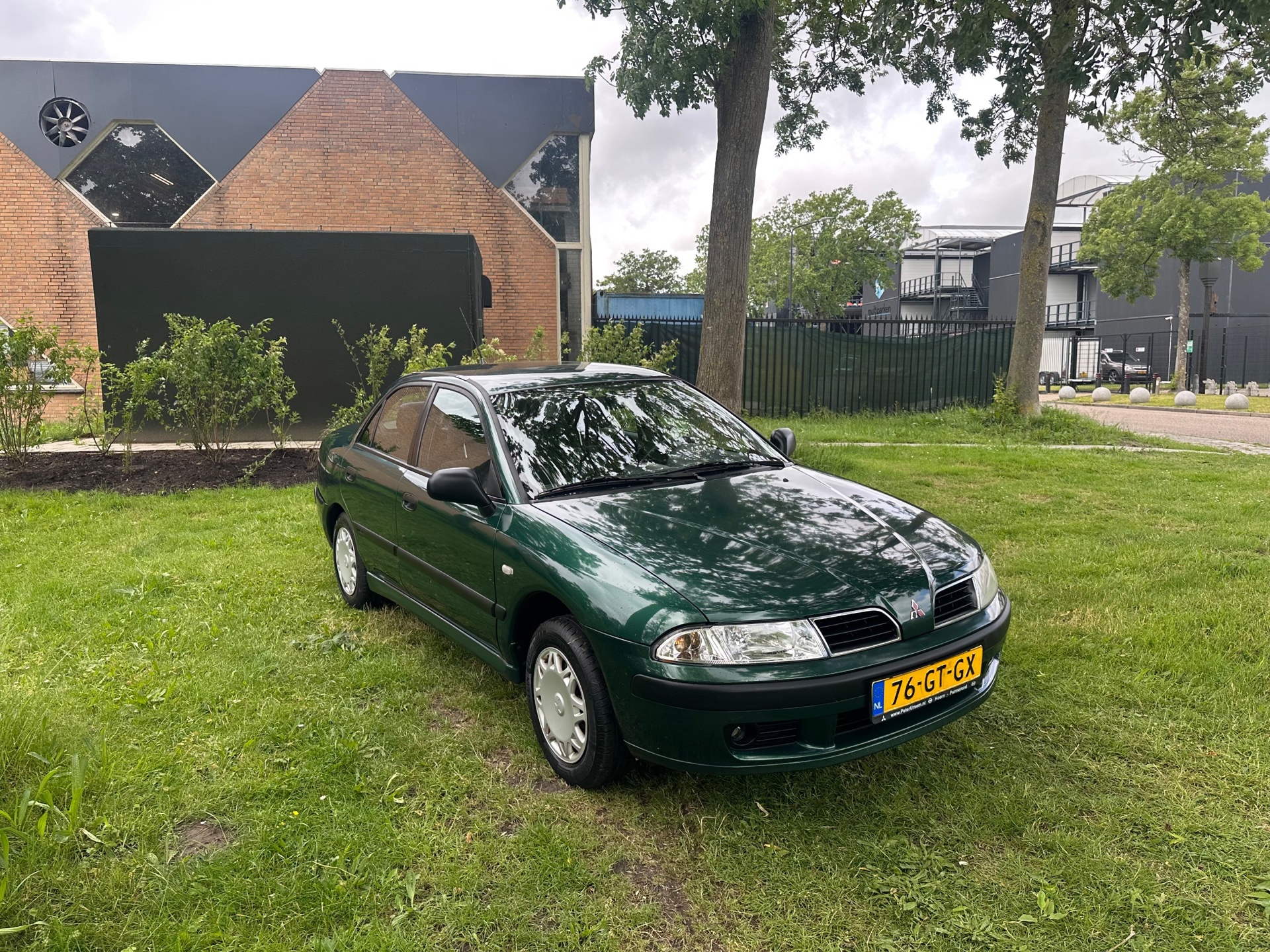 Foto van Mitsubishi Carisma
