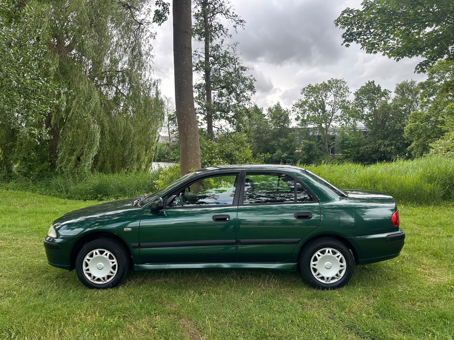 Foto van Mitsubishi Carisma