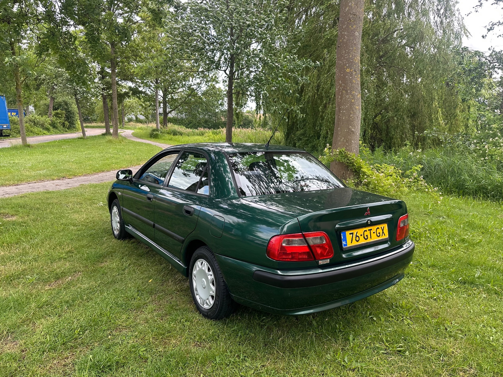 Foto van Mitsubishi Carisma