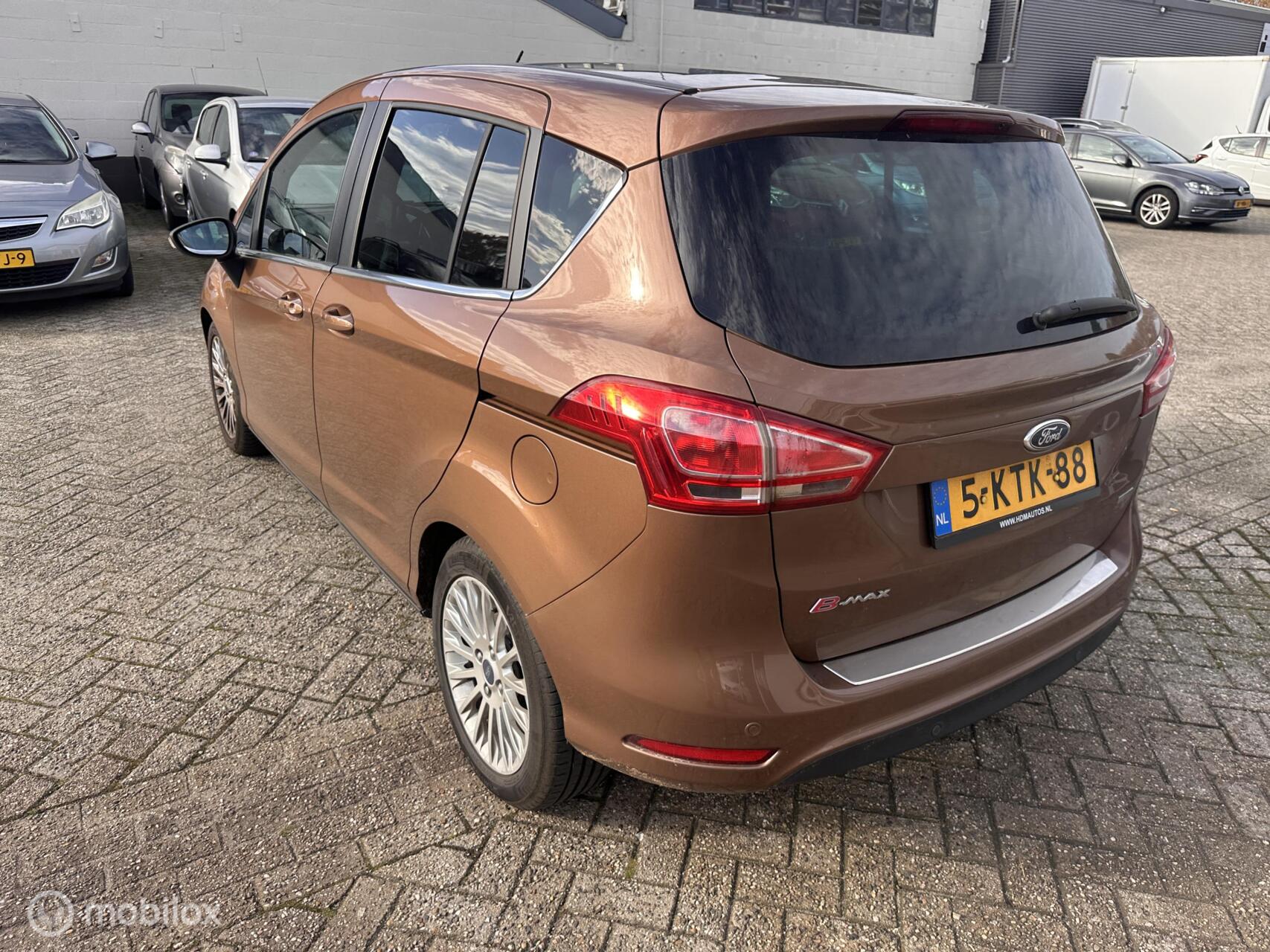 Foto van Ford B-max